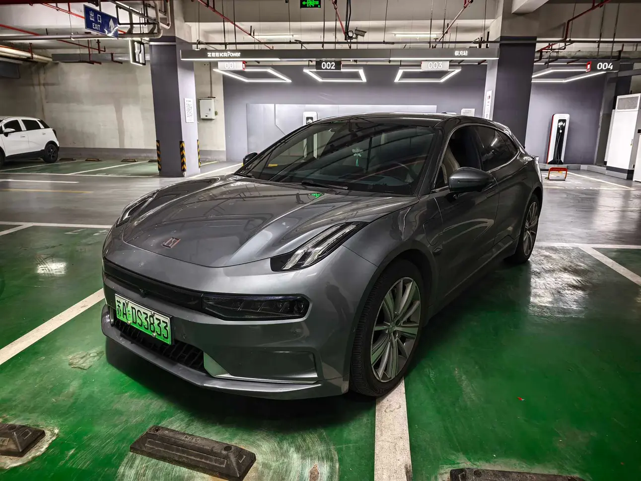 ZEEKR 001  из Китая