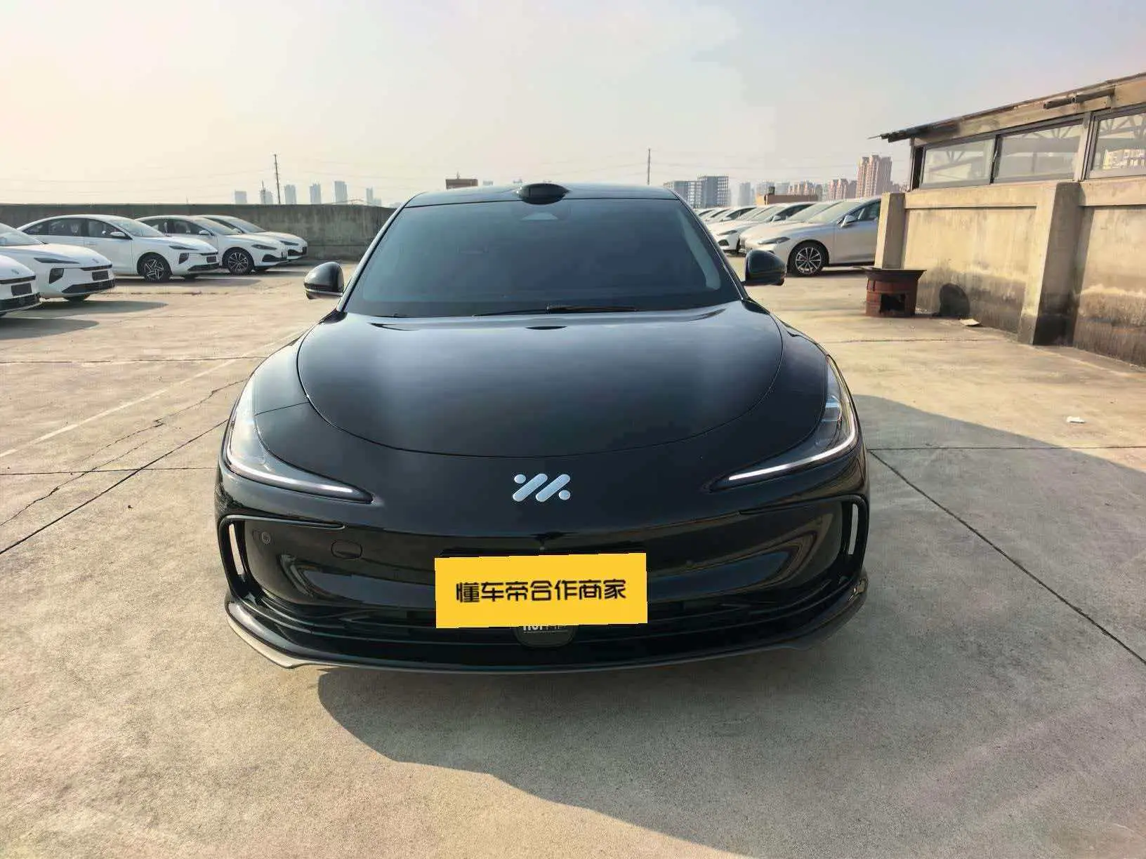 Zhiji L6  из Китая