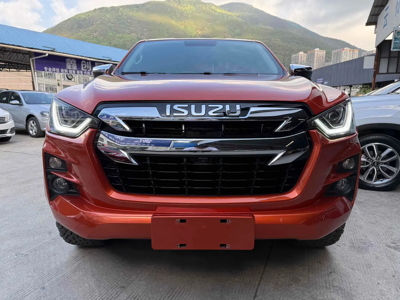 Isuzu D-MAX  из Китая