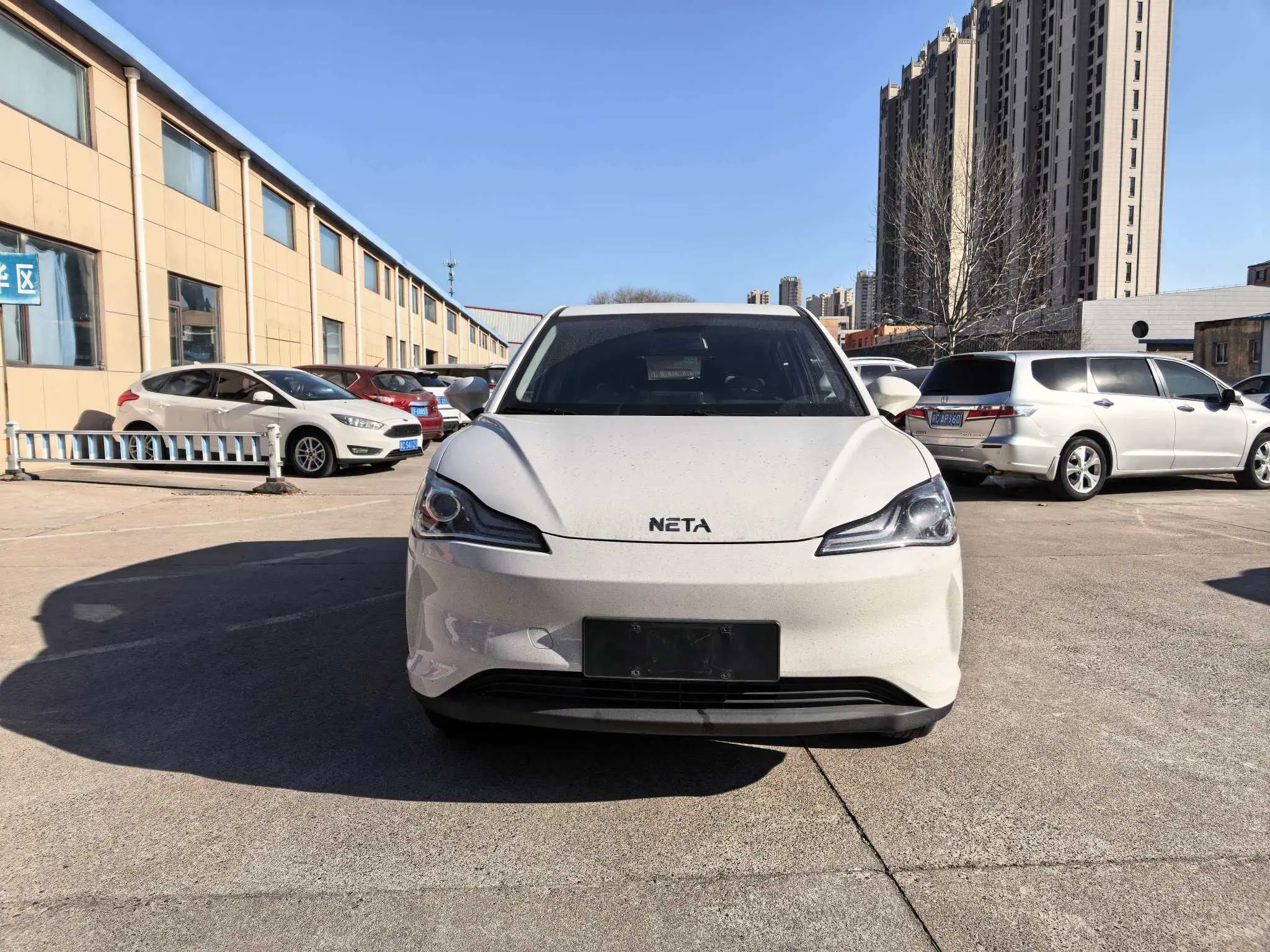 NETA Nezha V  из Китая