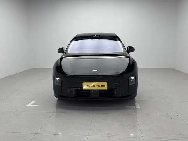 Li Ideal i8  из Китая