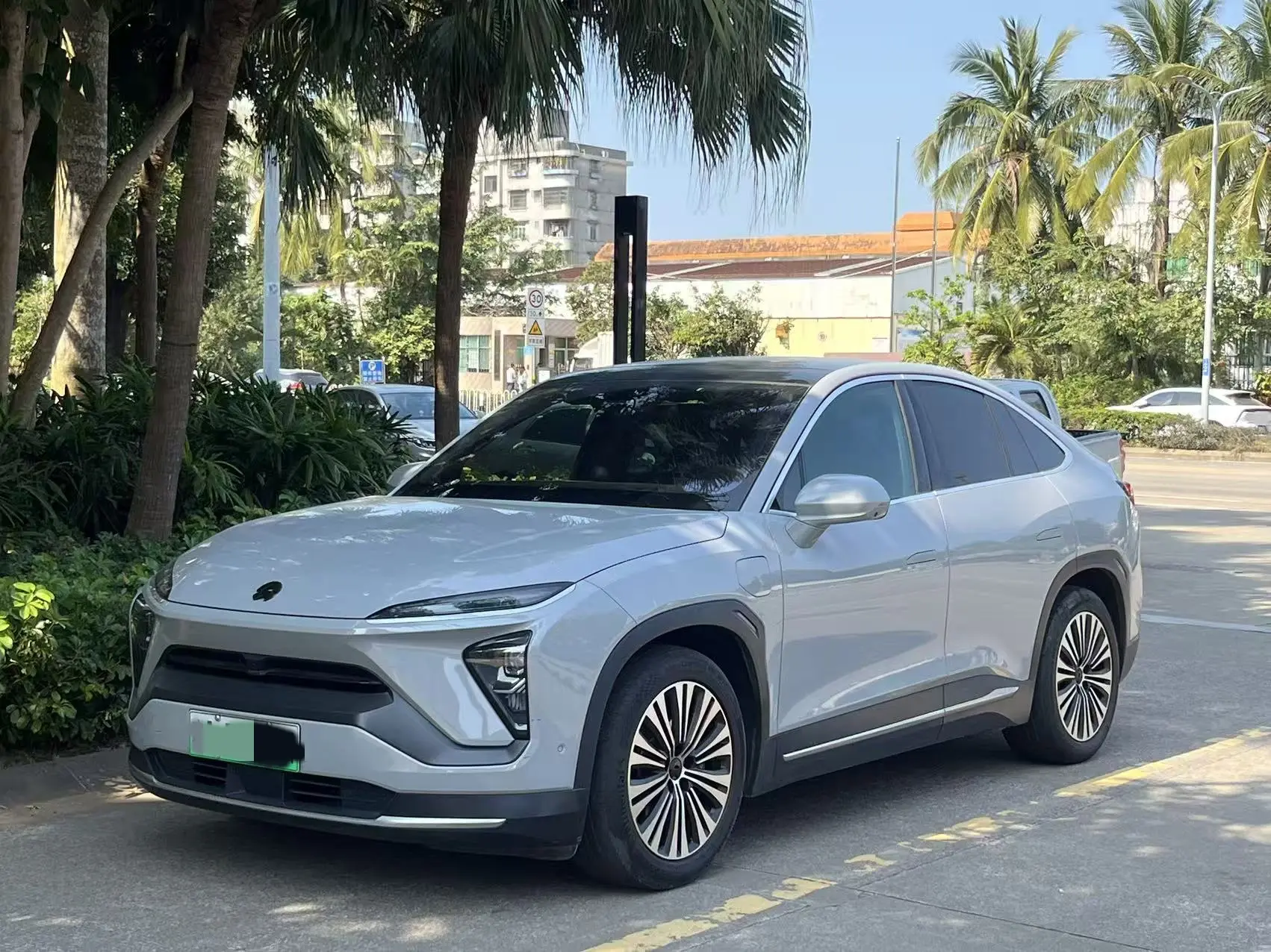 NIO EC6  из Китая