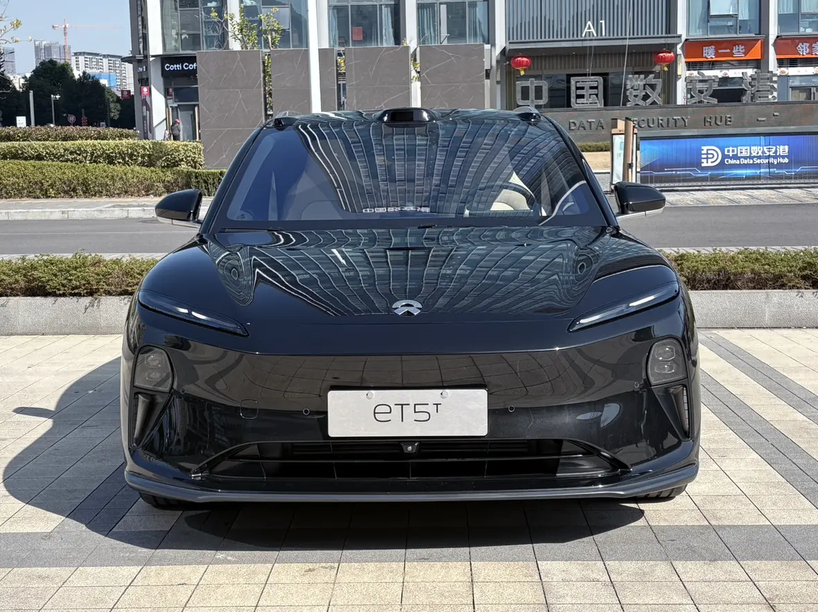 NIO ET5T  из Китая