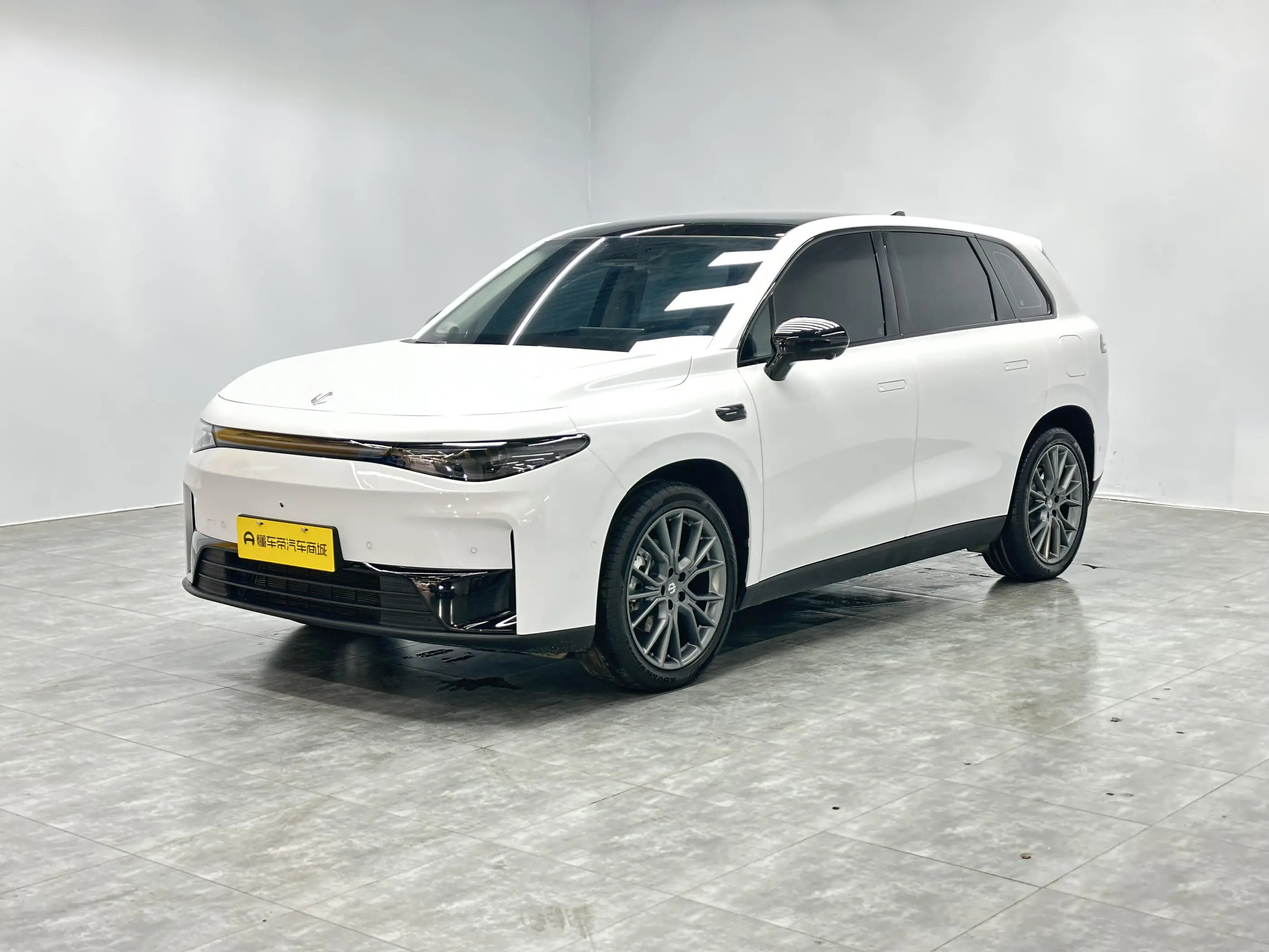 Leapmotor Zero running C10  из Китая