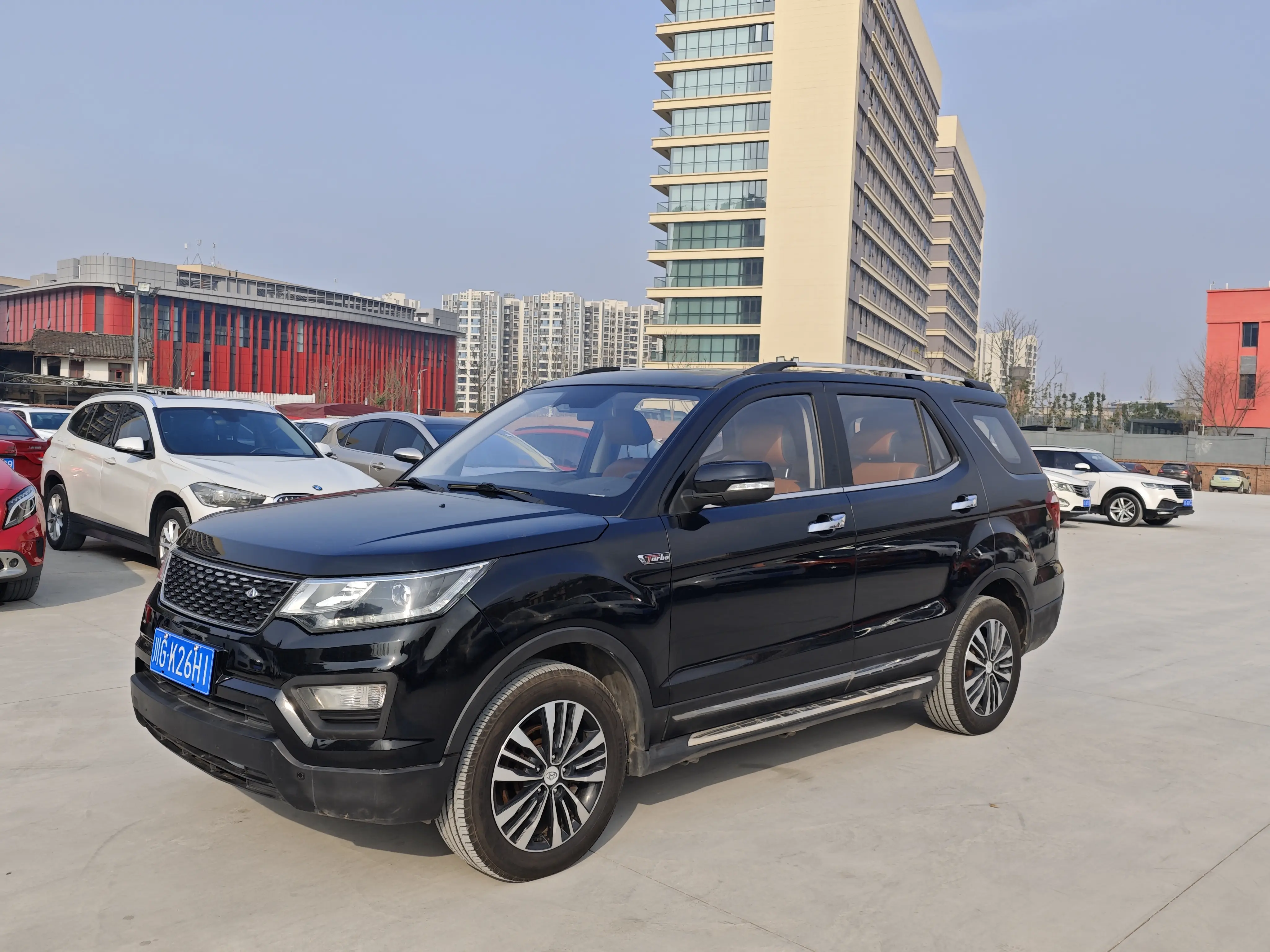 Oshan Changan Auchan CX70  из Китая