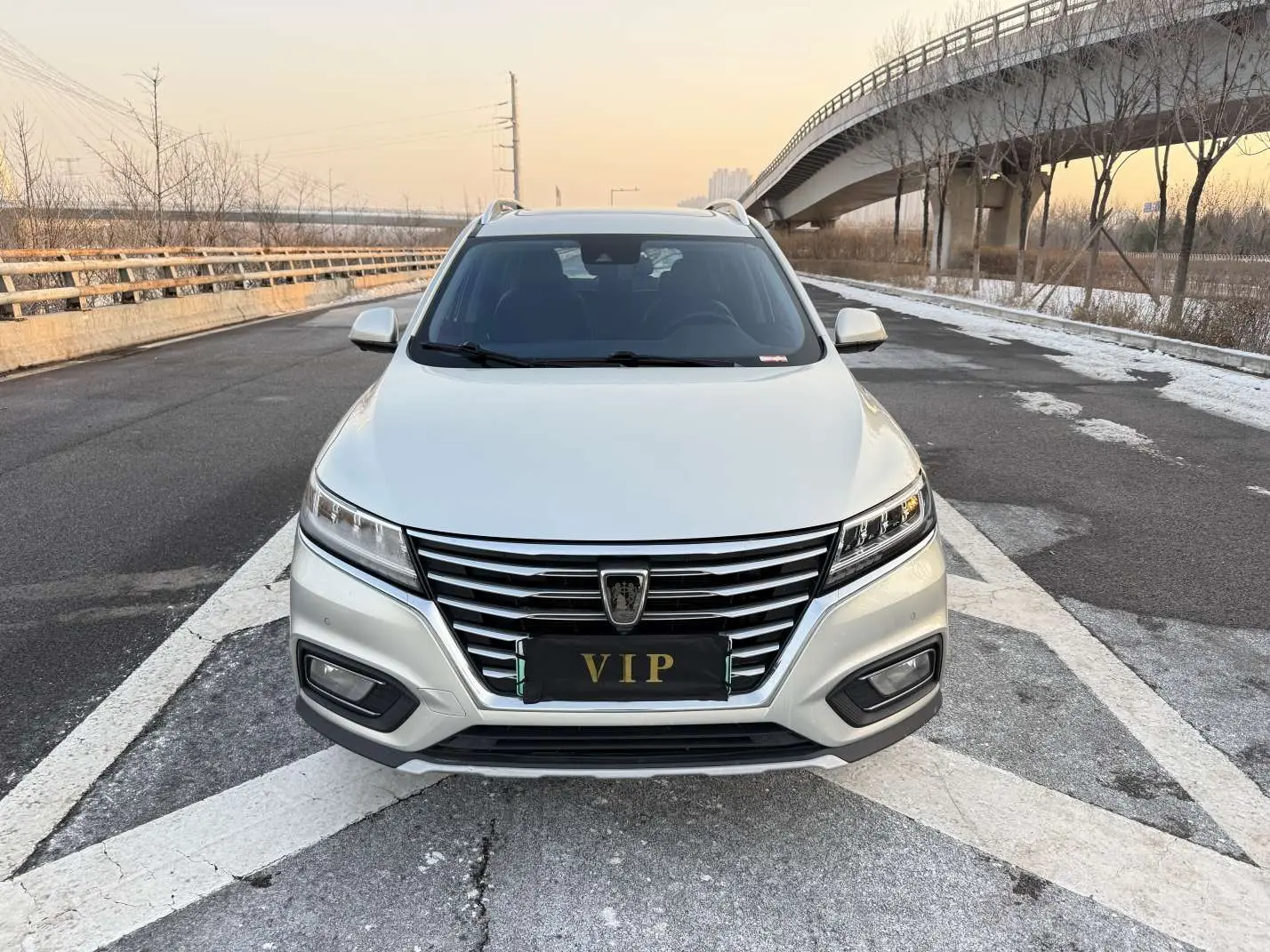 Roewe eRX5  из Китая