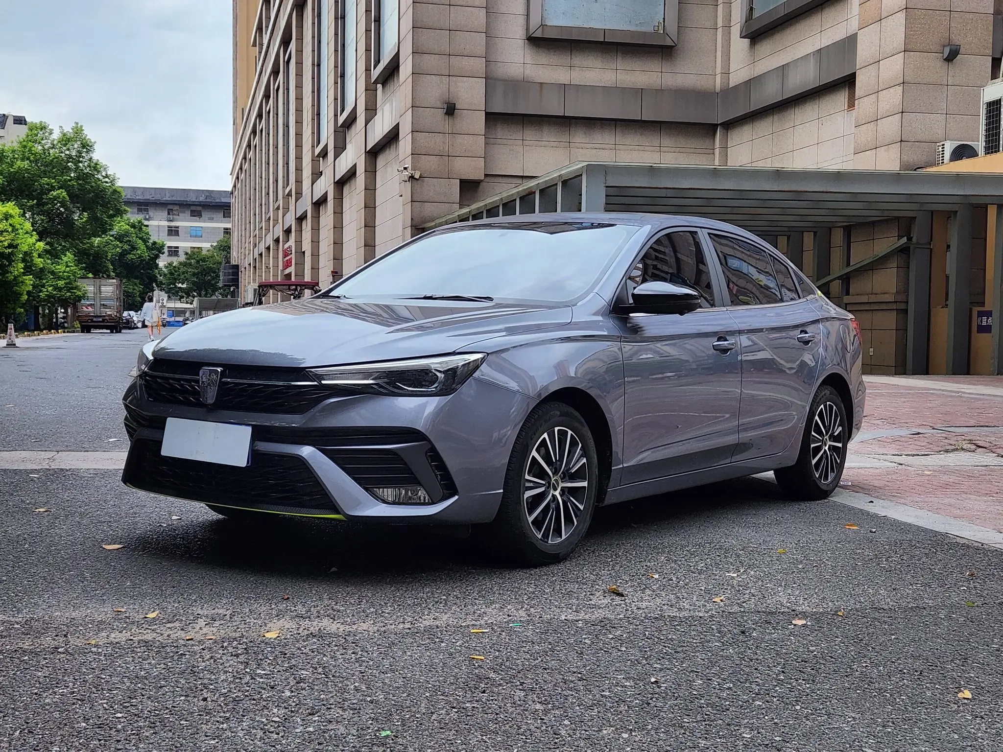 Roewe i5  из Китая