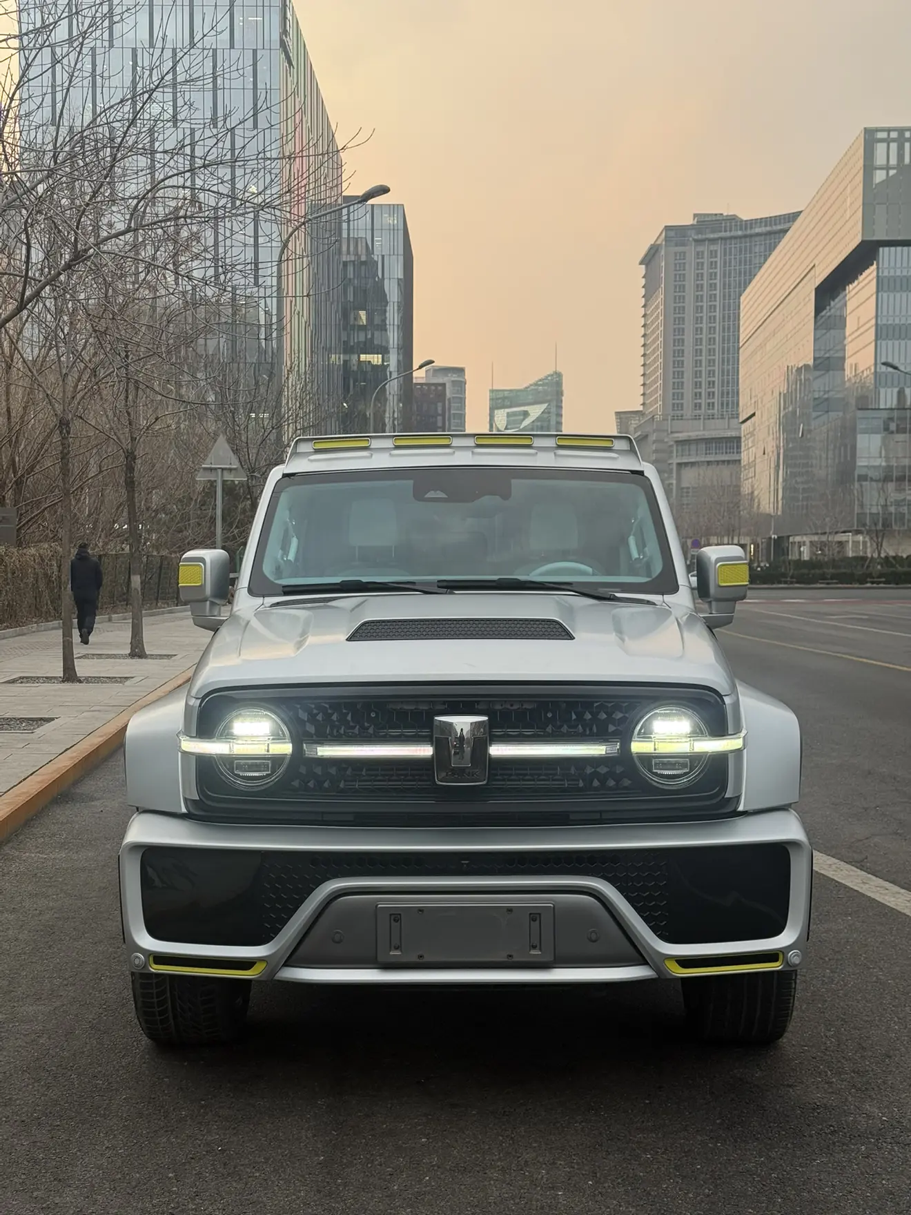 Tank Cyber  300  из Китая