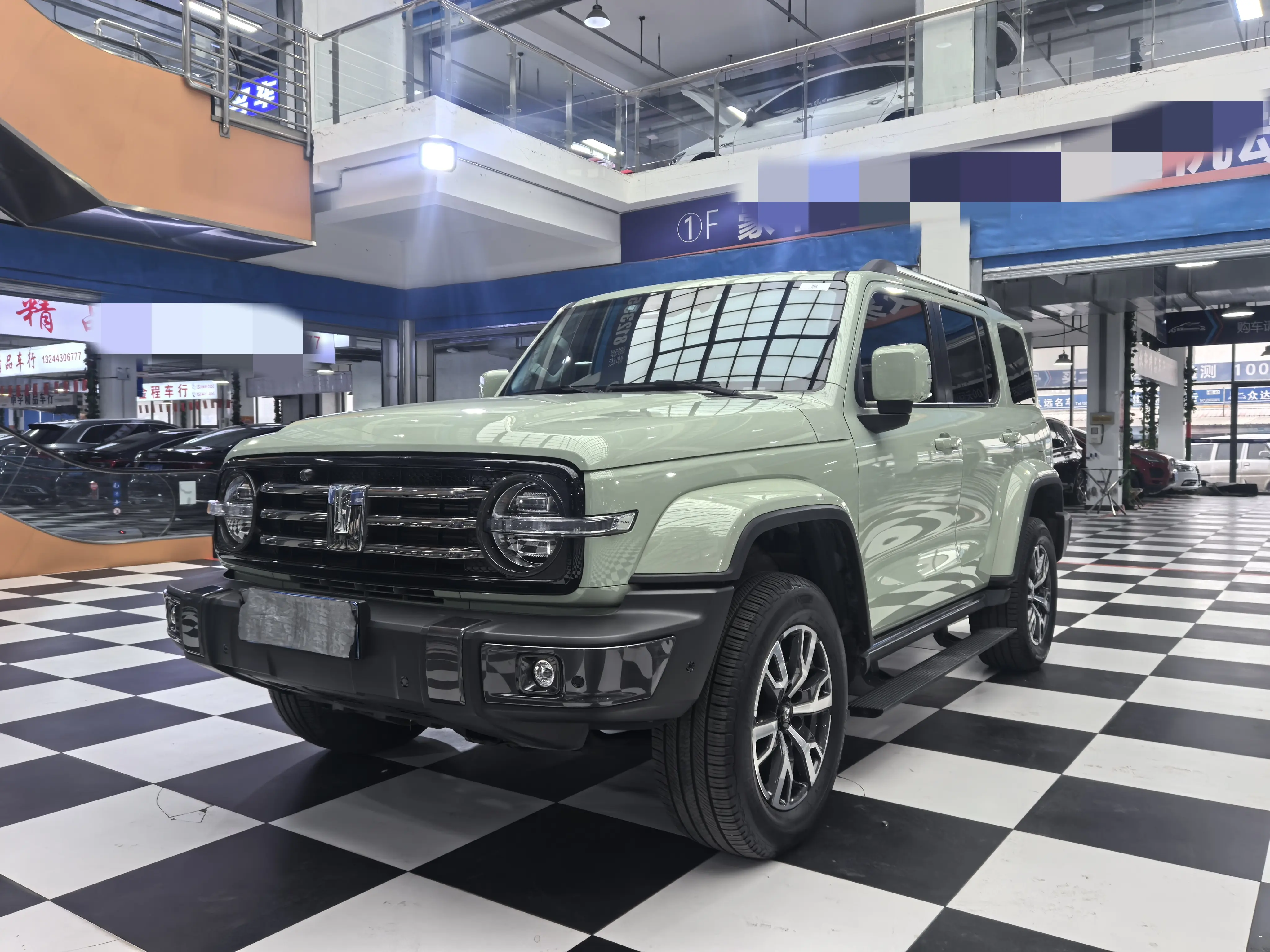 Tank 300  из Китая