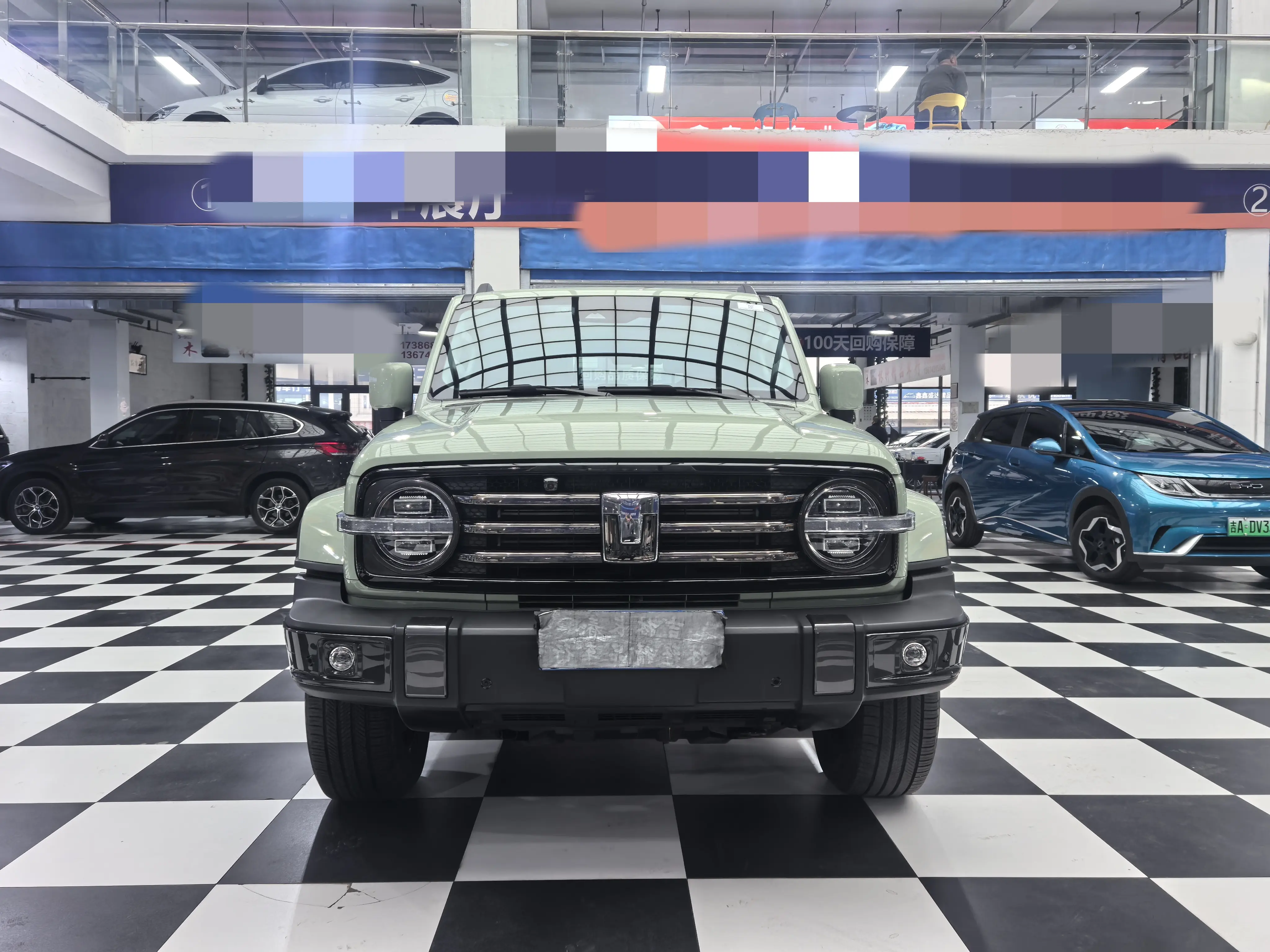 Tank 300  из Китая