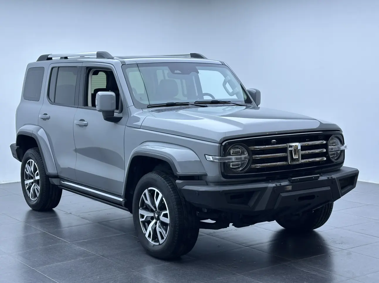 Tank 300  из Китая