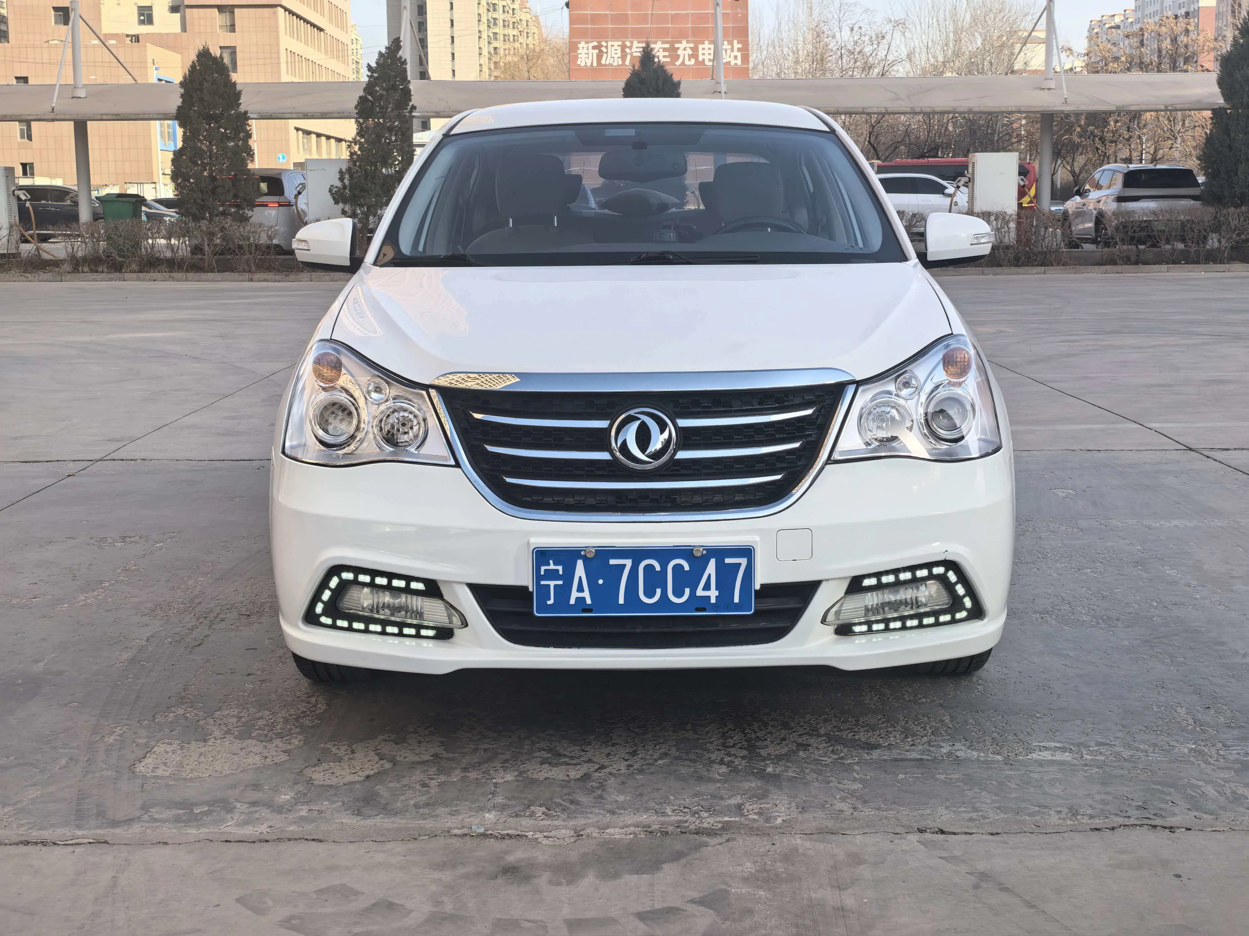 Dongfeng Fengshen A60  из Китая