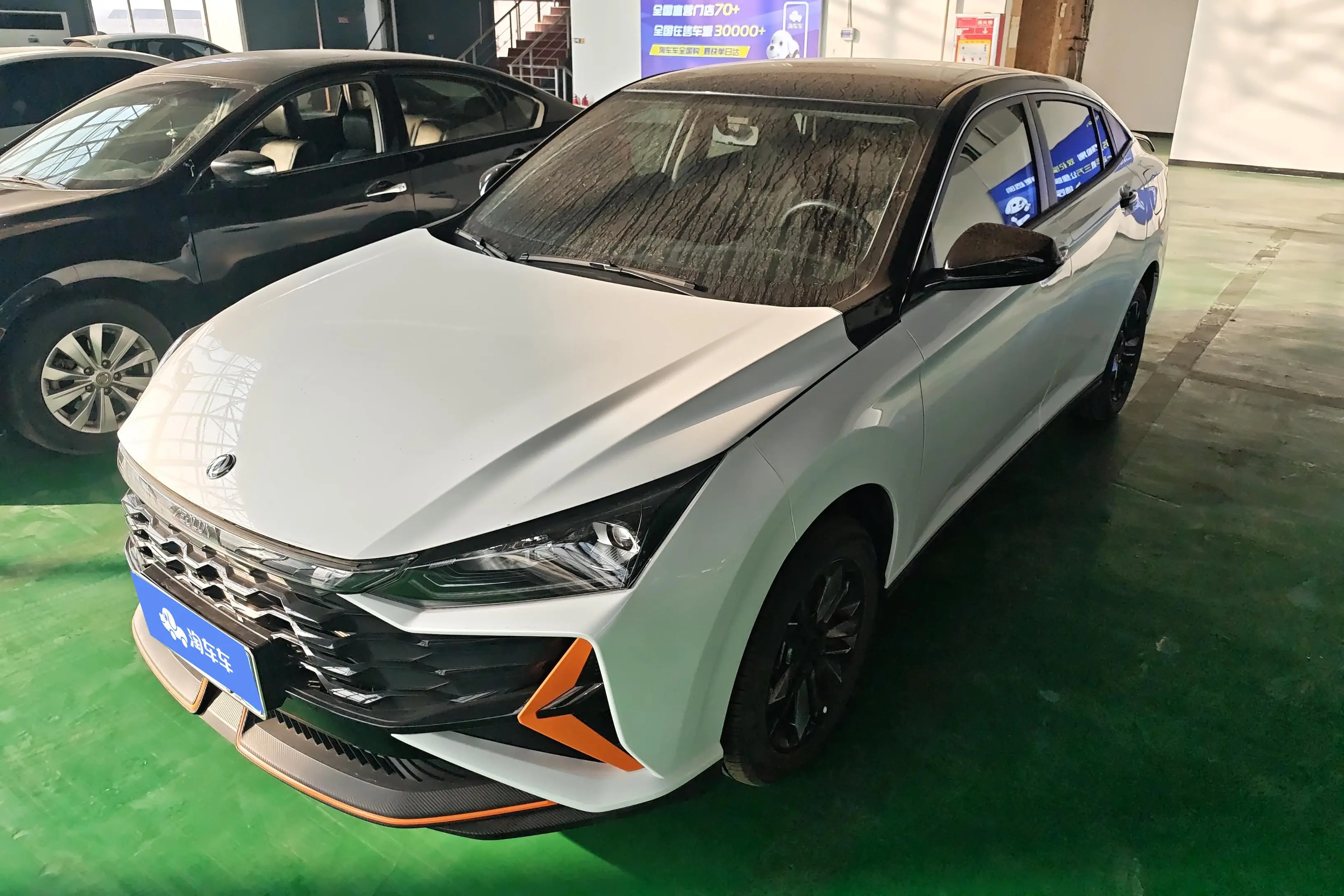 Dongfeng Yixuan  из Китая