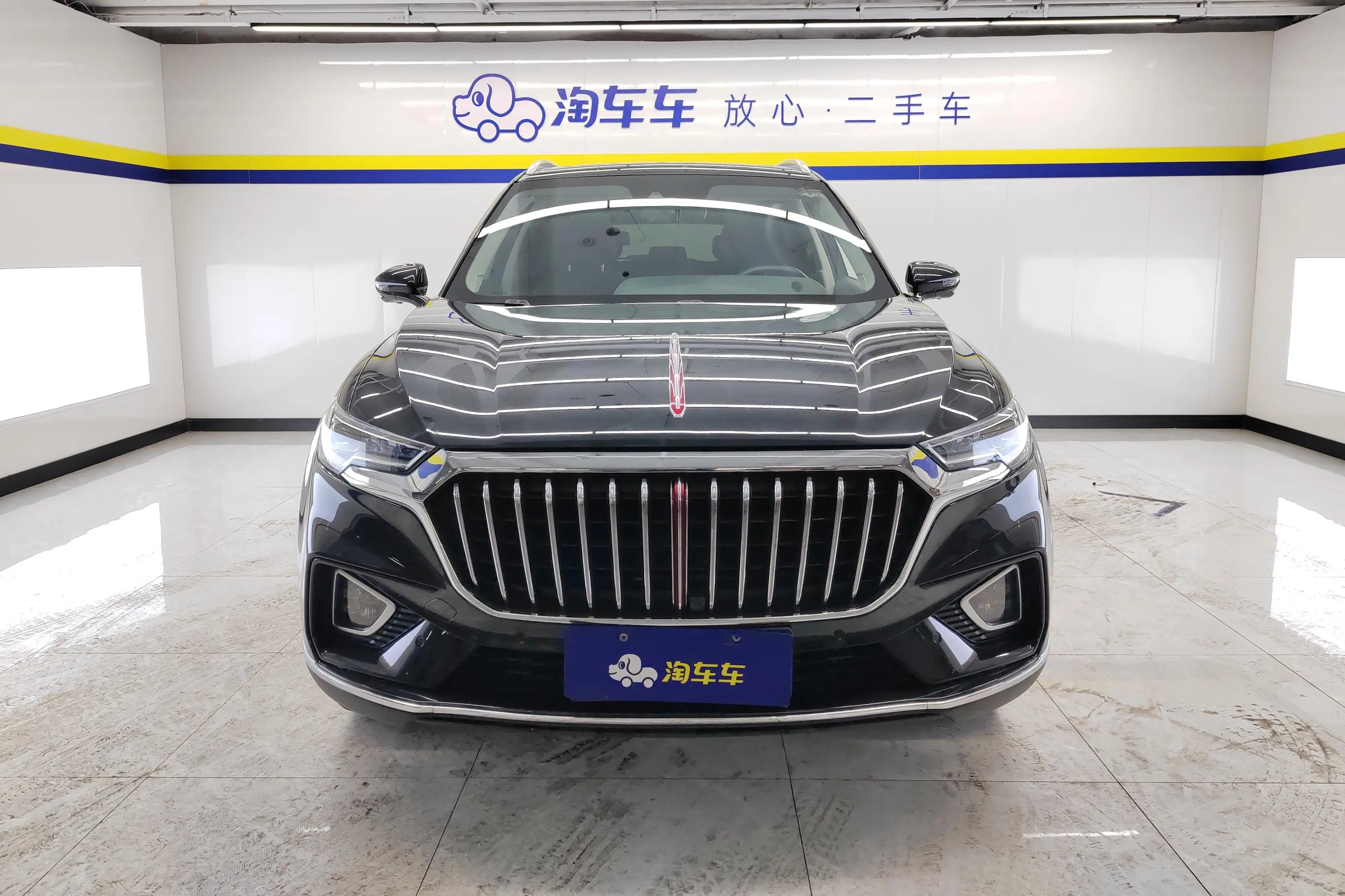 Hongqi HS5  из Китая