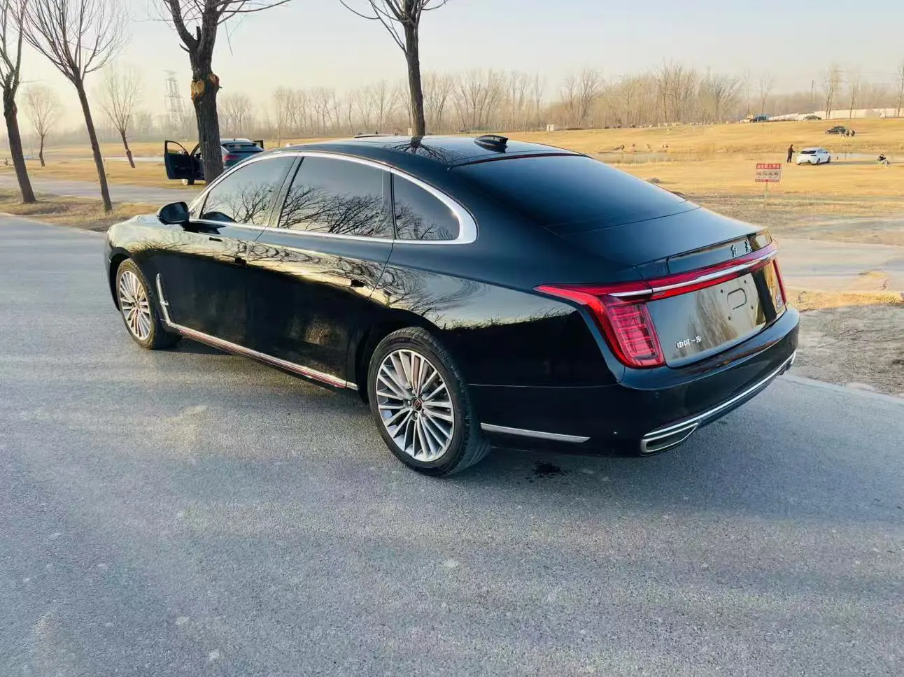 Hongqi H9  из Китая