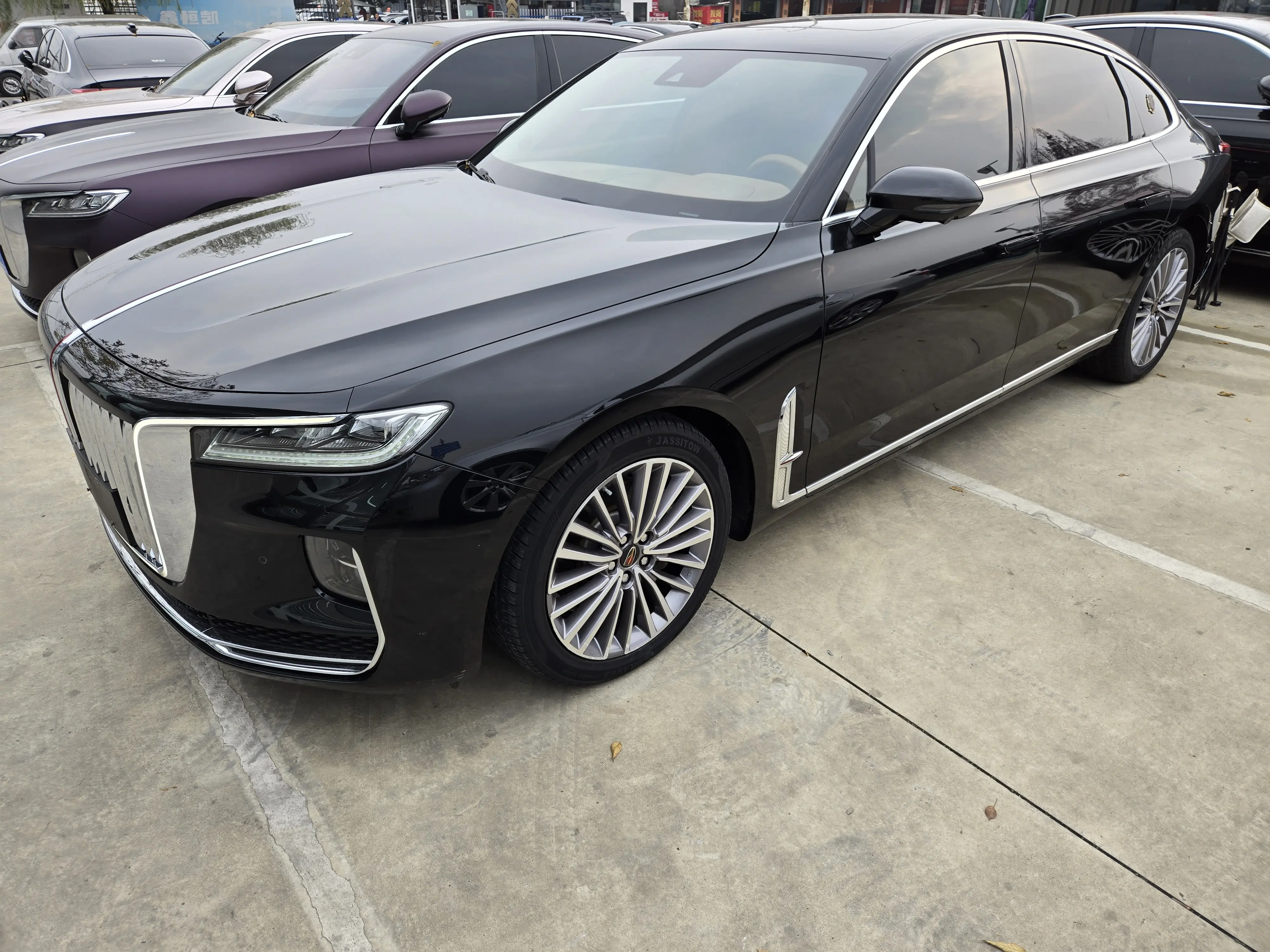 Hongqi H9  из Китая