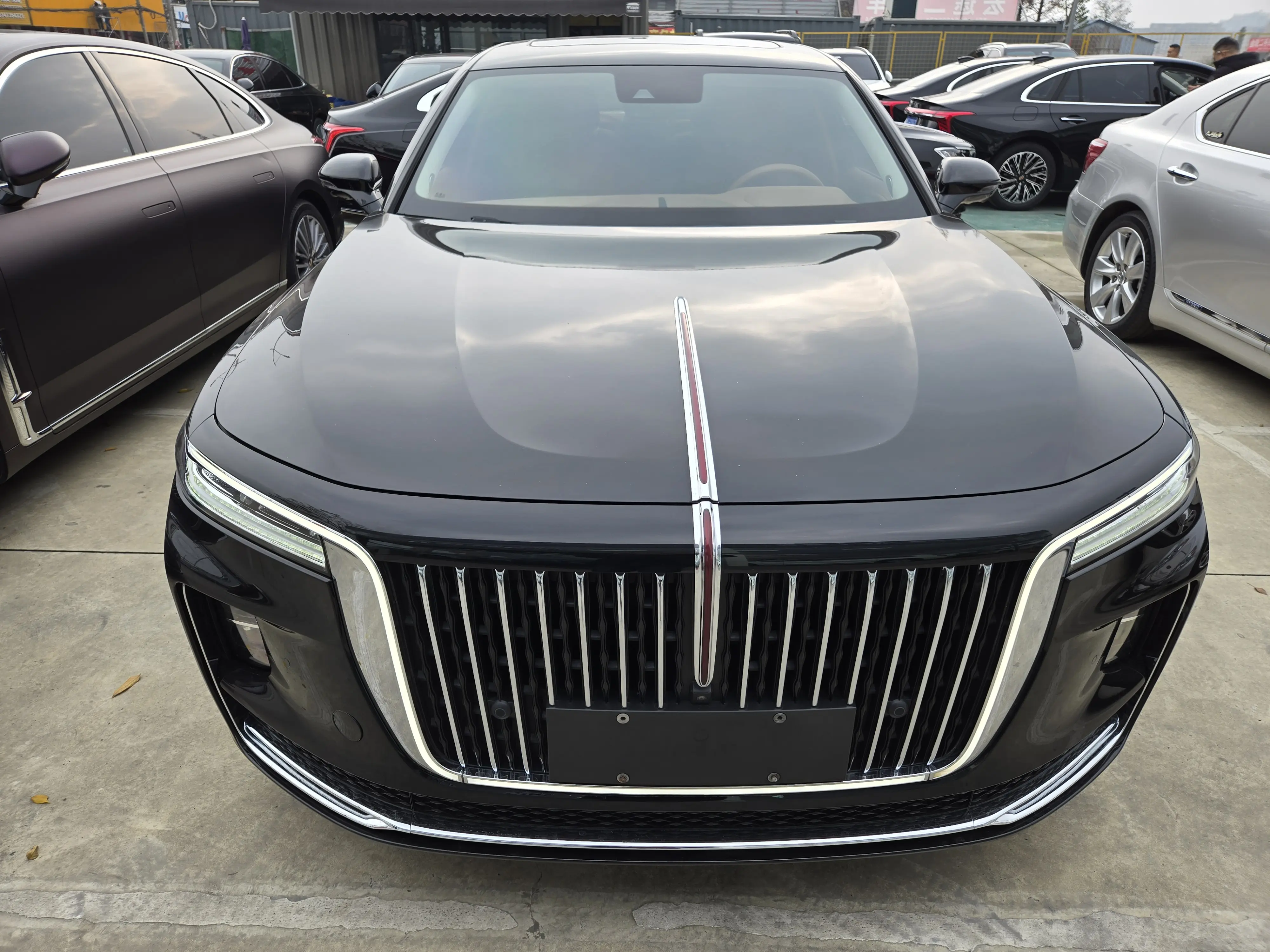 Hongqi H9  из Китая