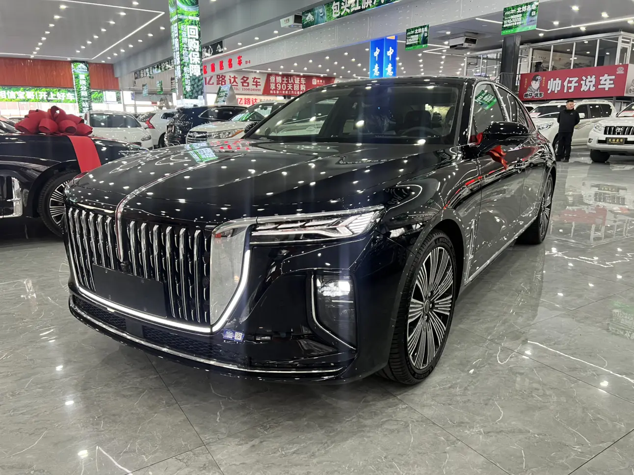 Hongqi H9  из Китая
