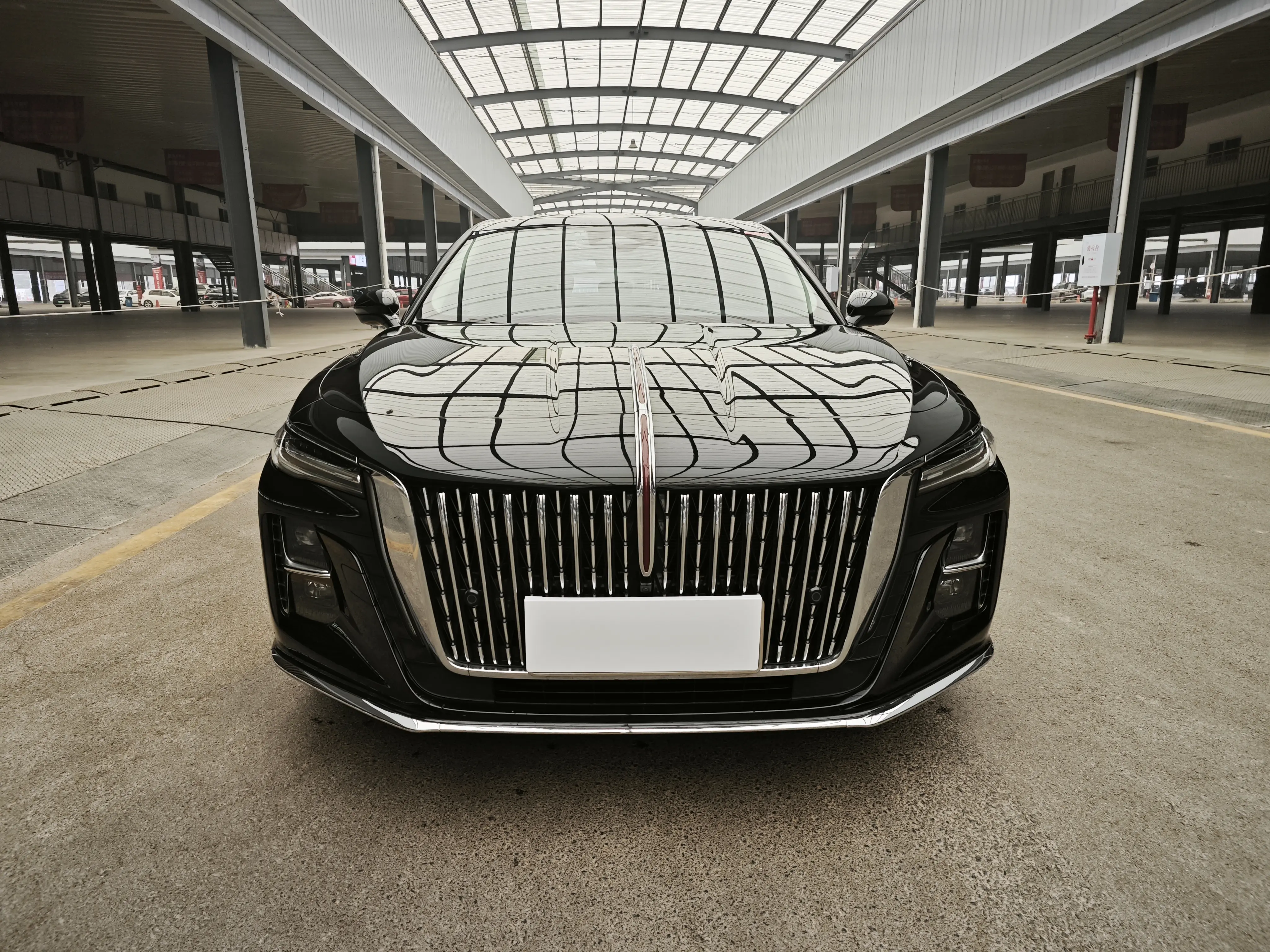 Hongqi H5  из Китая