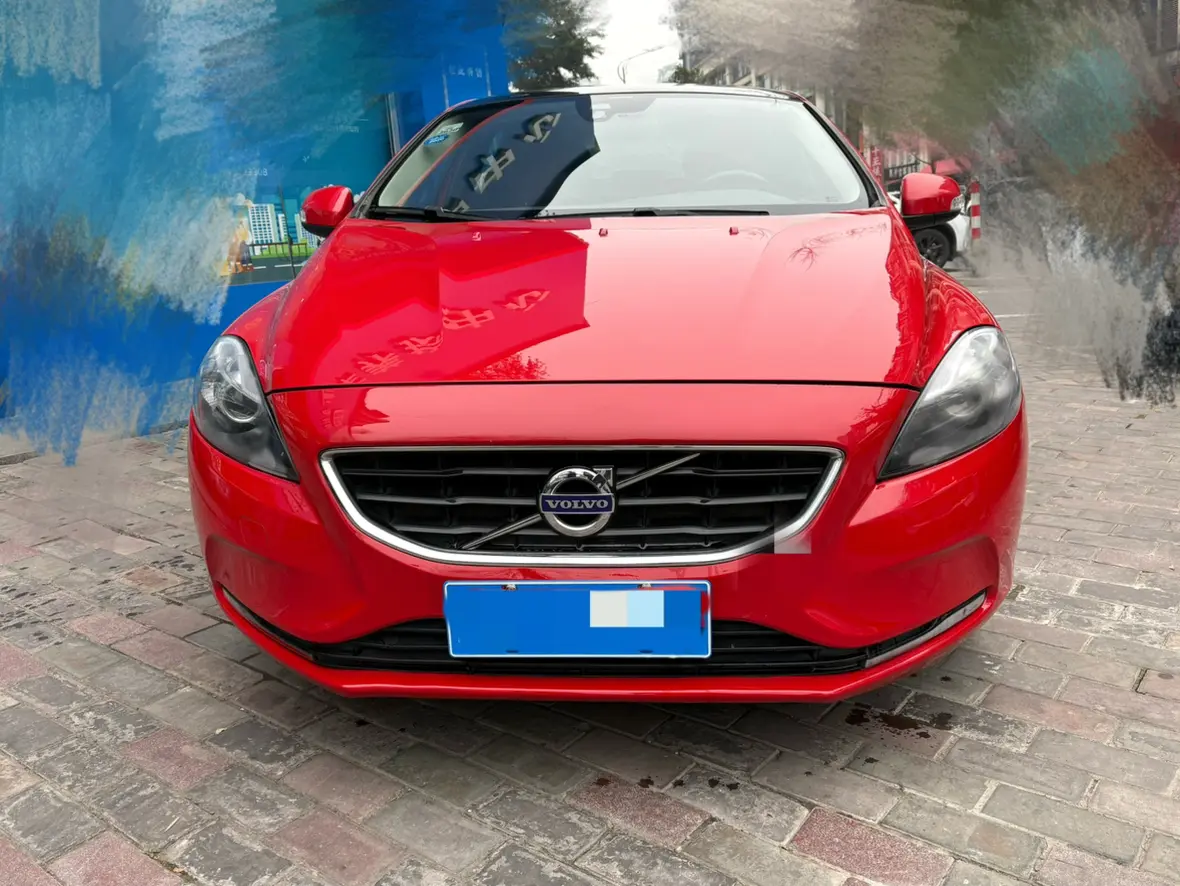 Volvo V40  из Китая