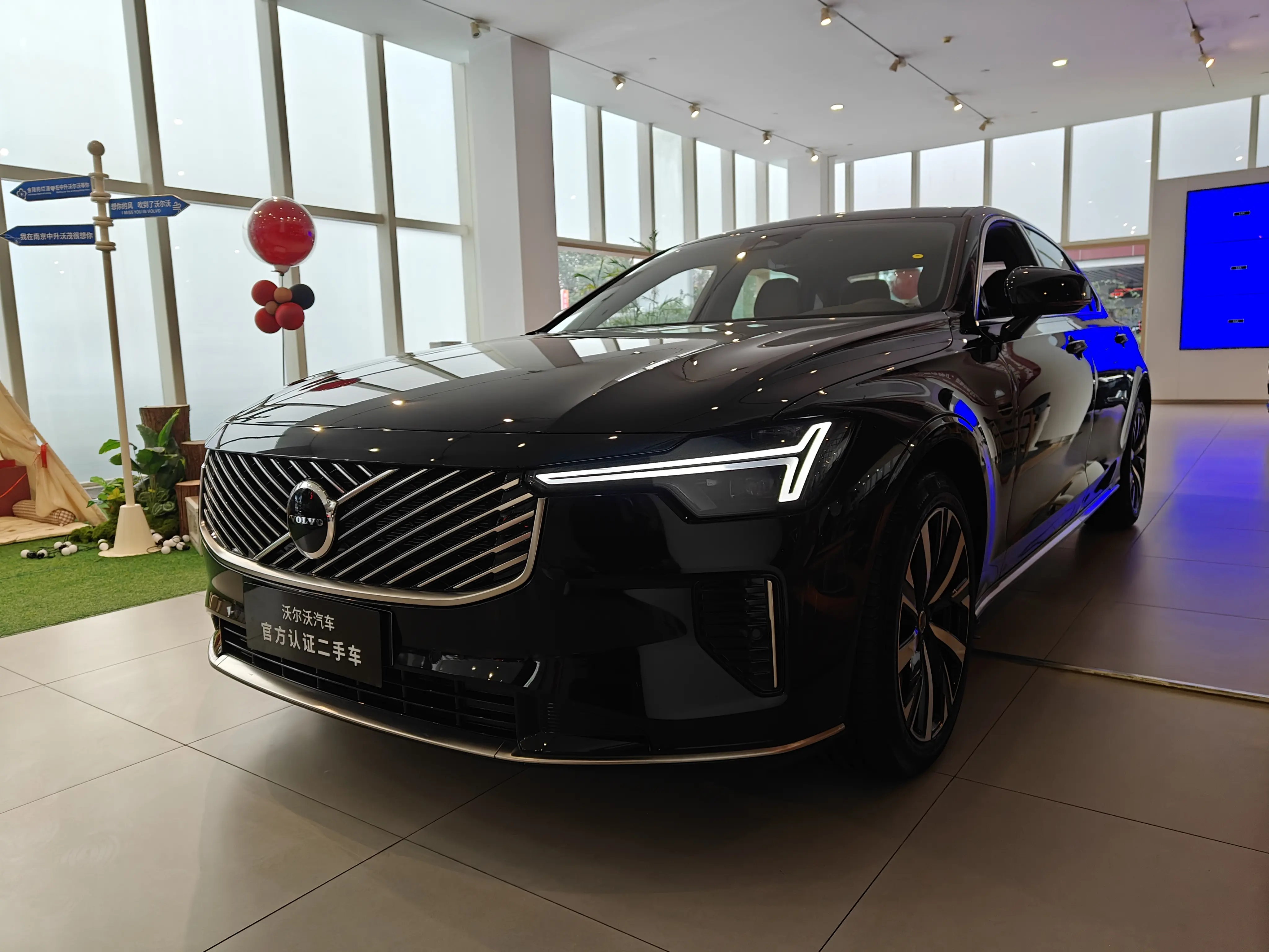 Volvo S90