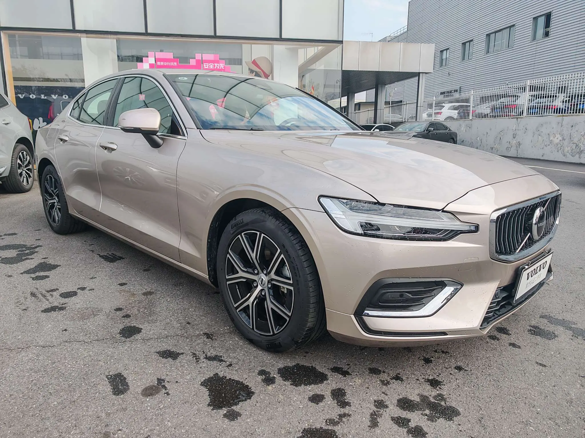 Volvo S60  из Китая