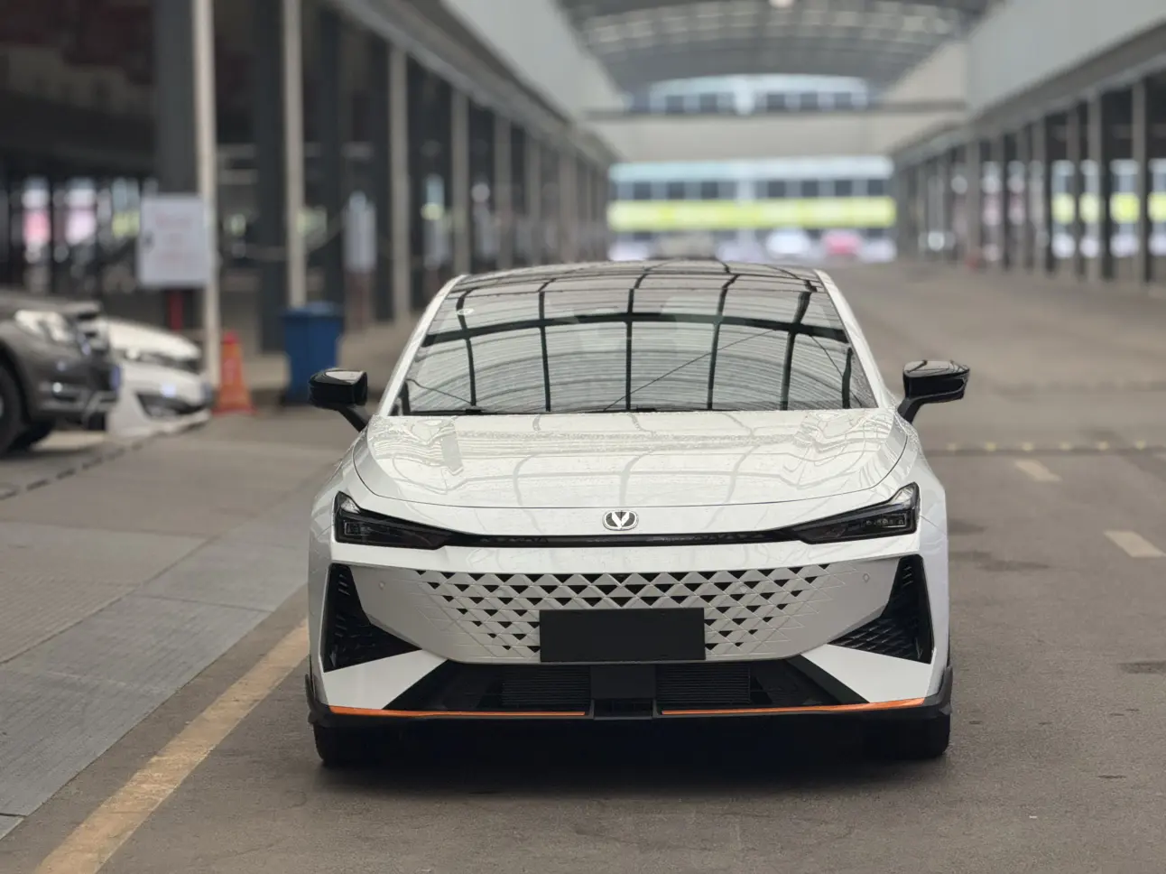 Changan UNI-V  из Китая