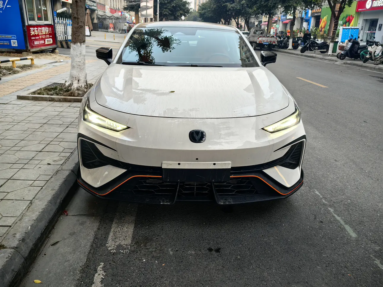 Changan UNI-V  из Китая