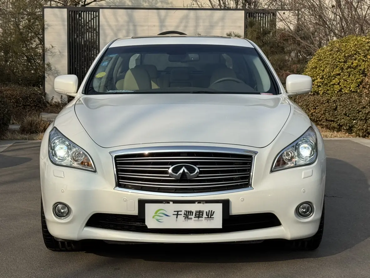 Infiniti Q70  из Китая