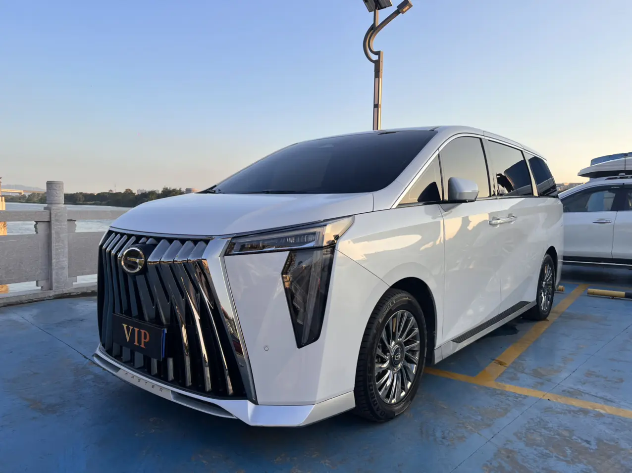 GAC Trumpchi M8  из Китая