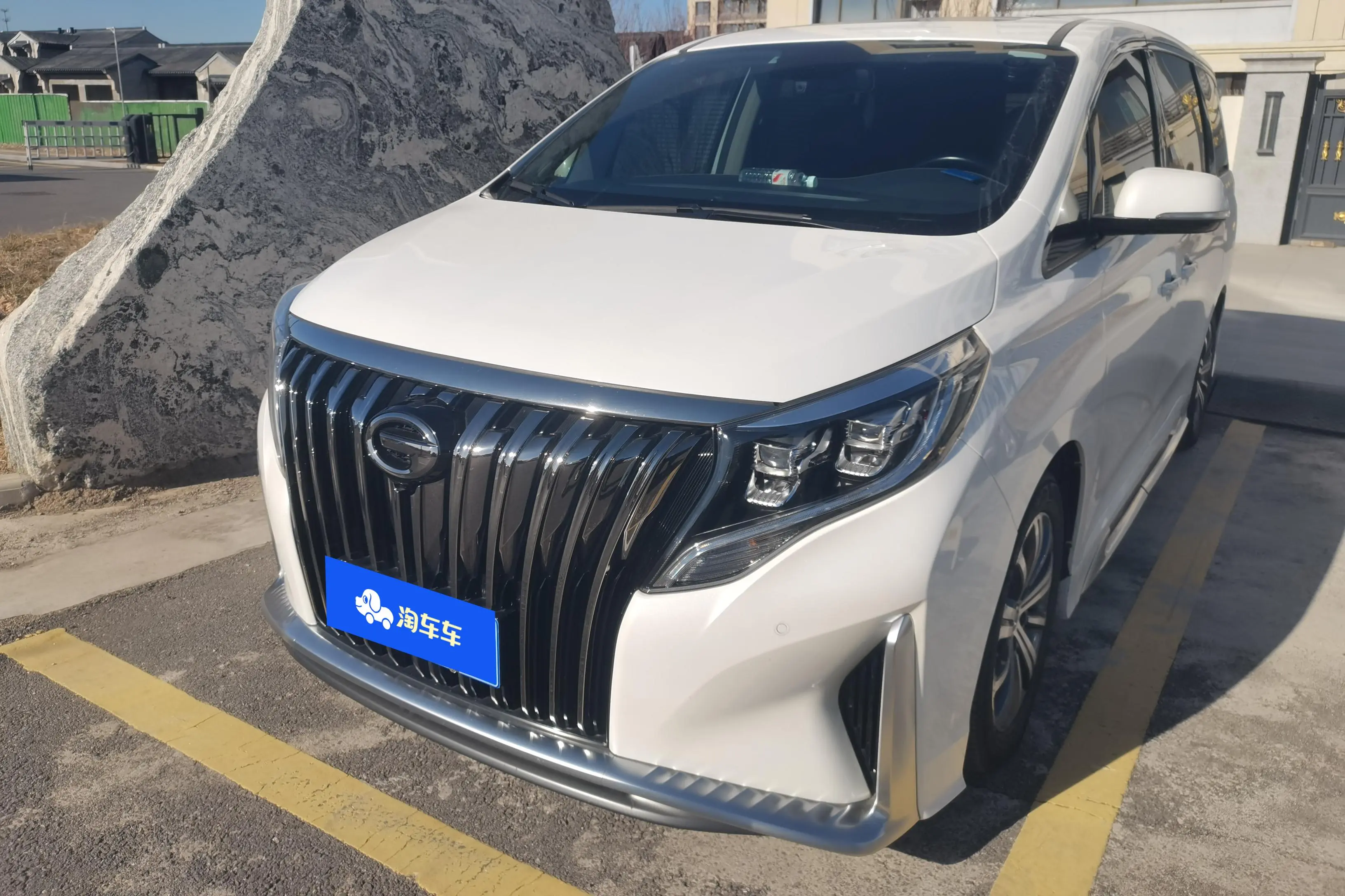 GAC Trumpchi M8  из Китая