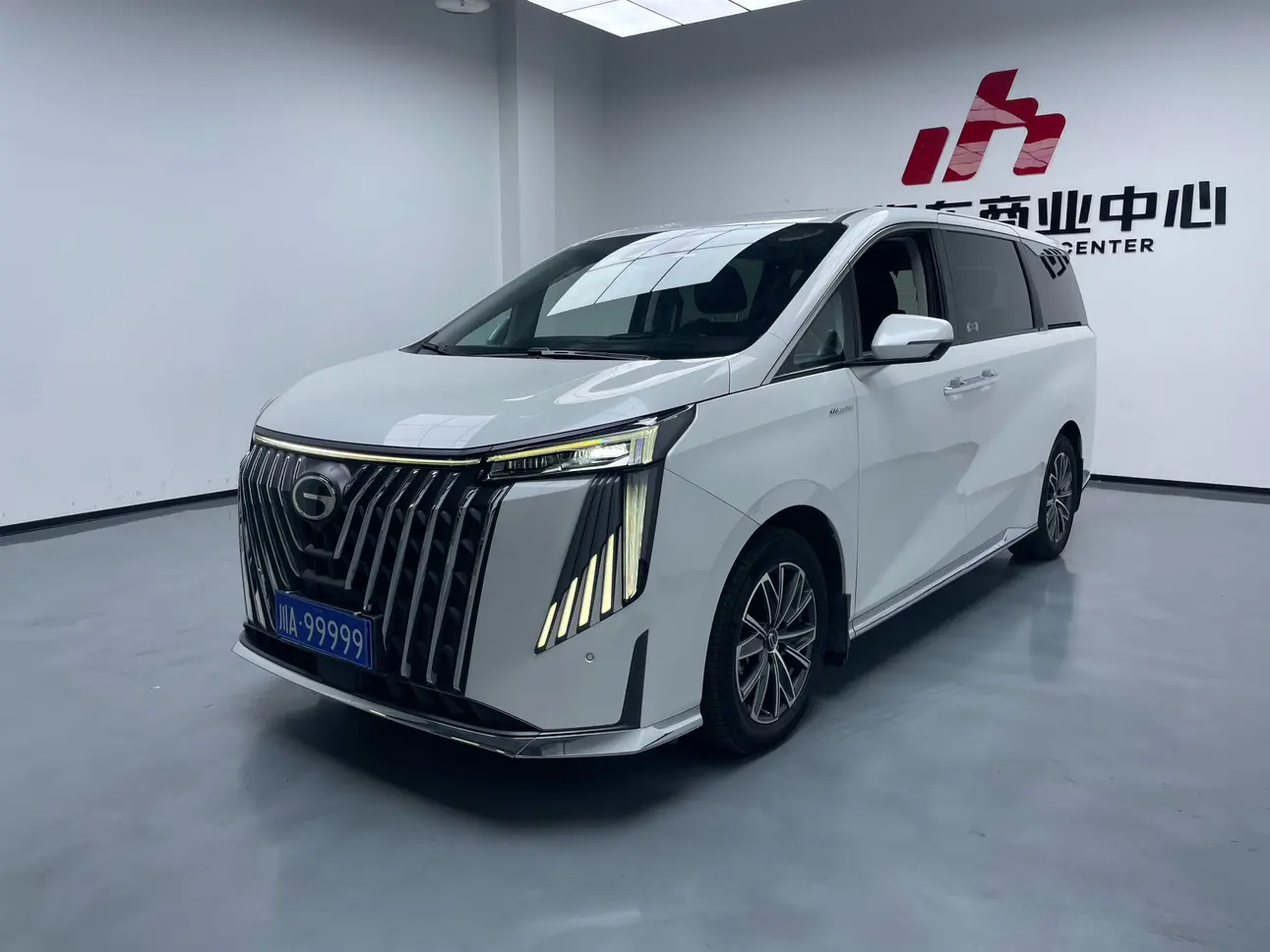 GAC Trumpchi M8  из Китая