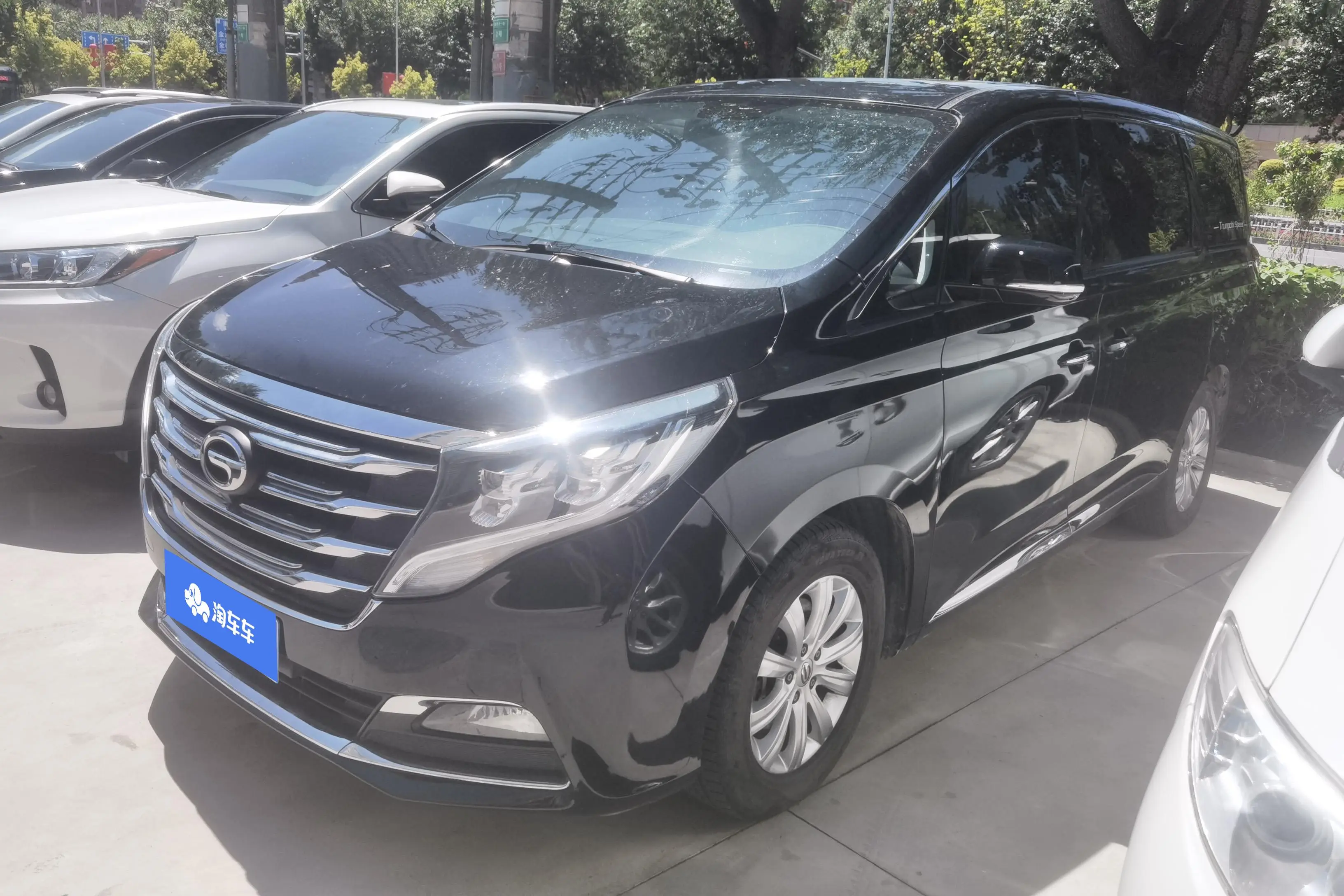 GAC Trumpchi M8  из Китая