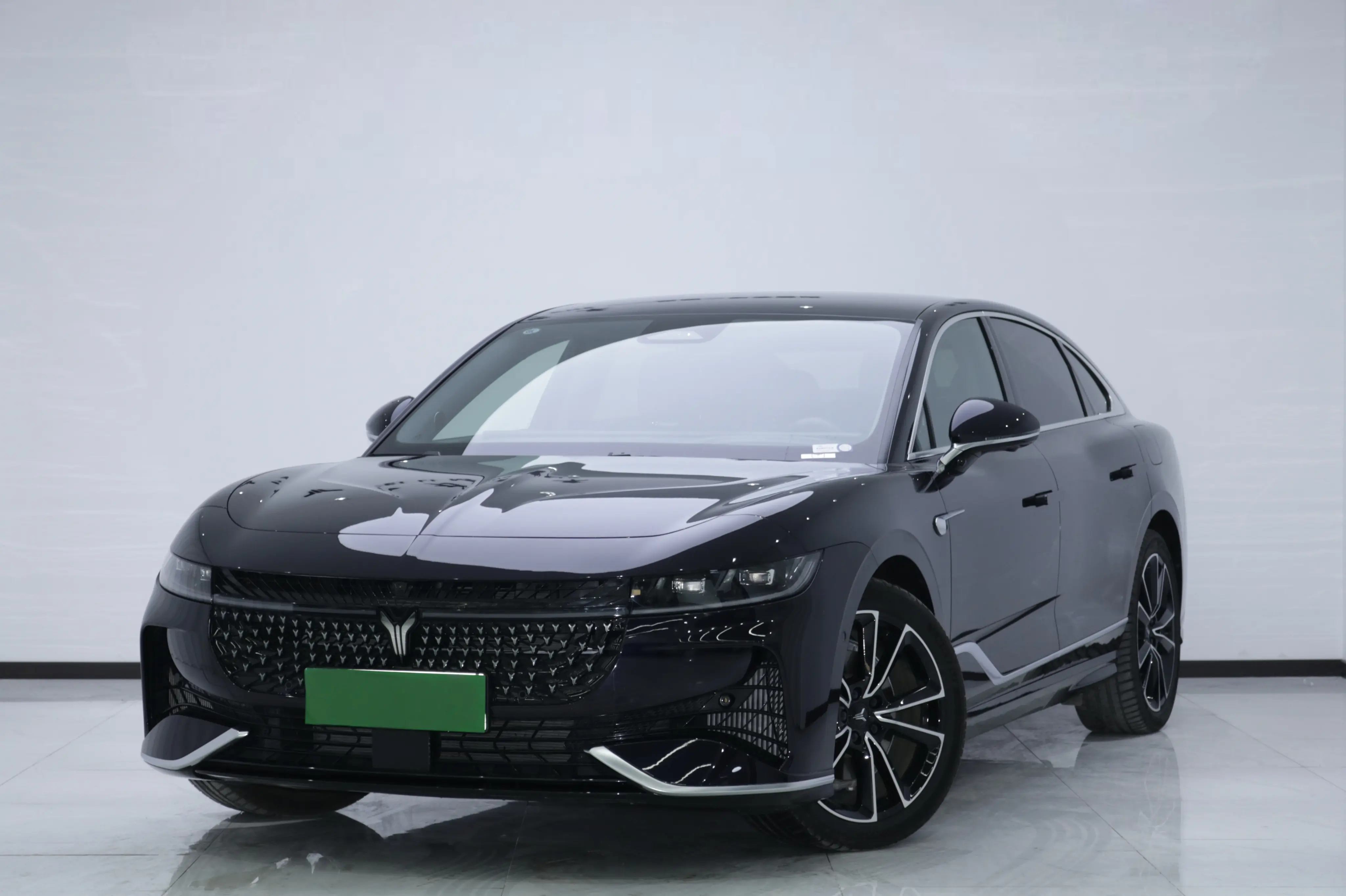 Voyah Passion PHEV  из Китая