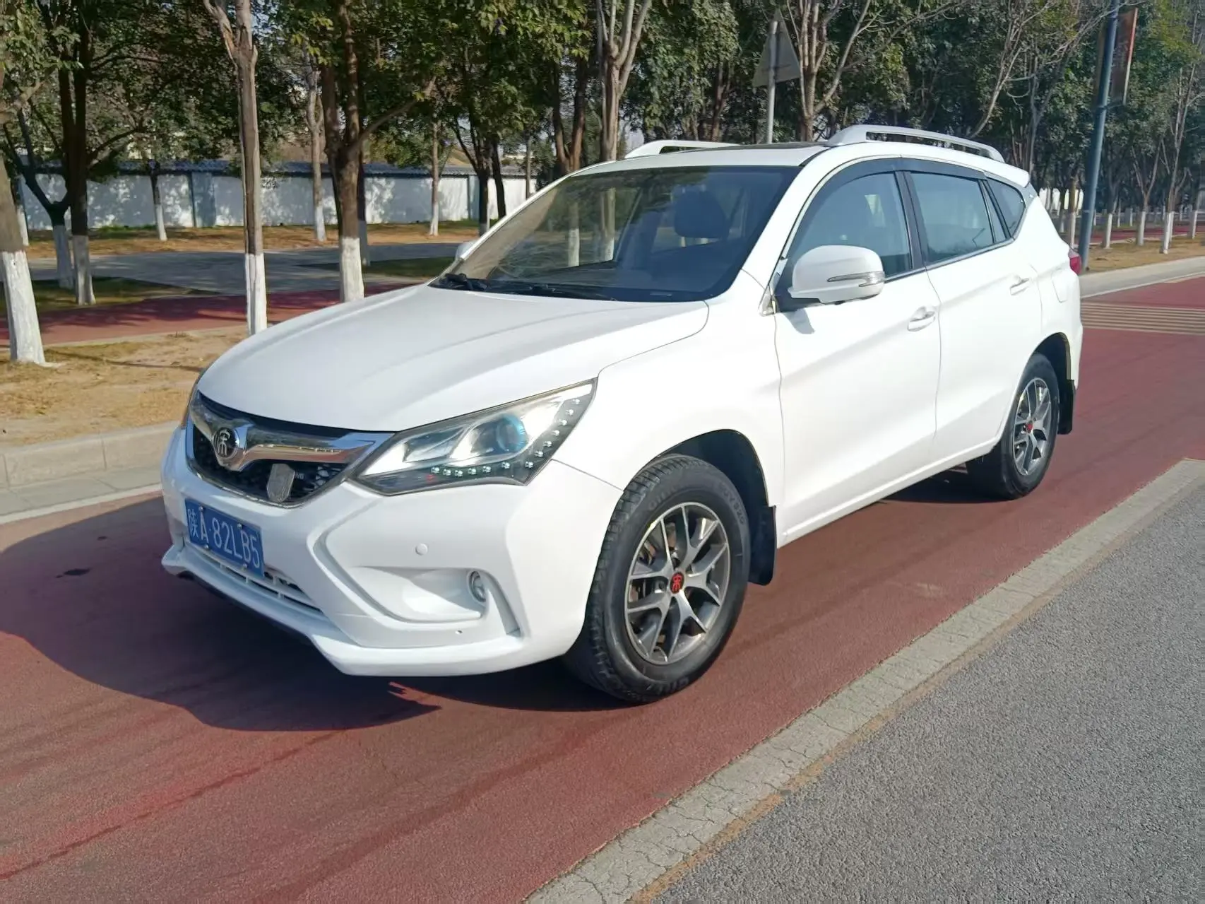 BYD Song  из Китая