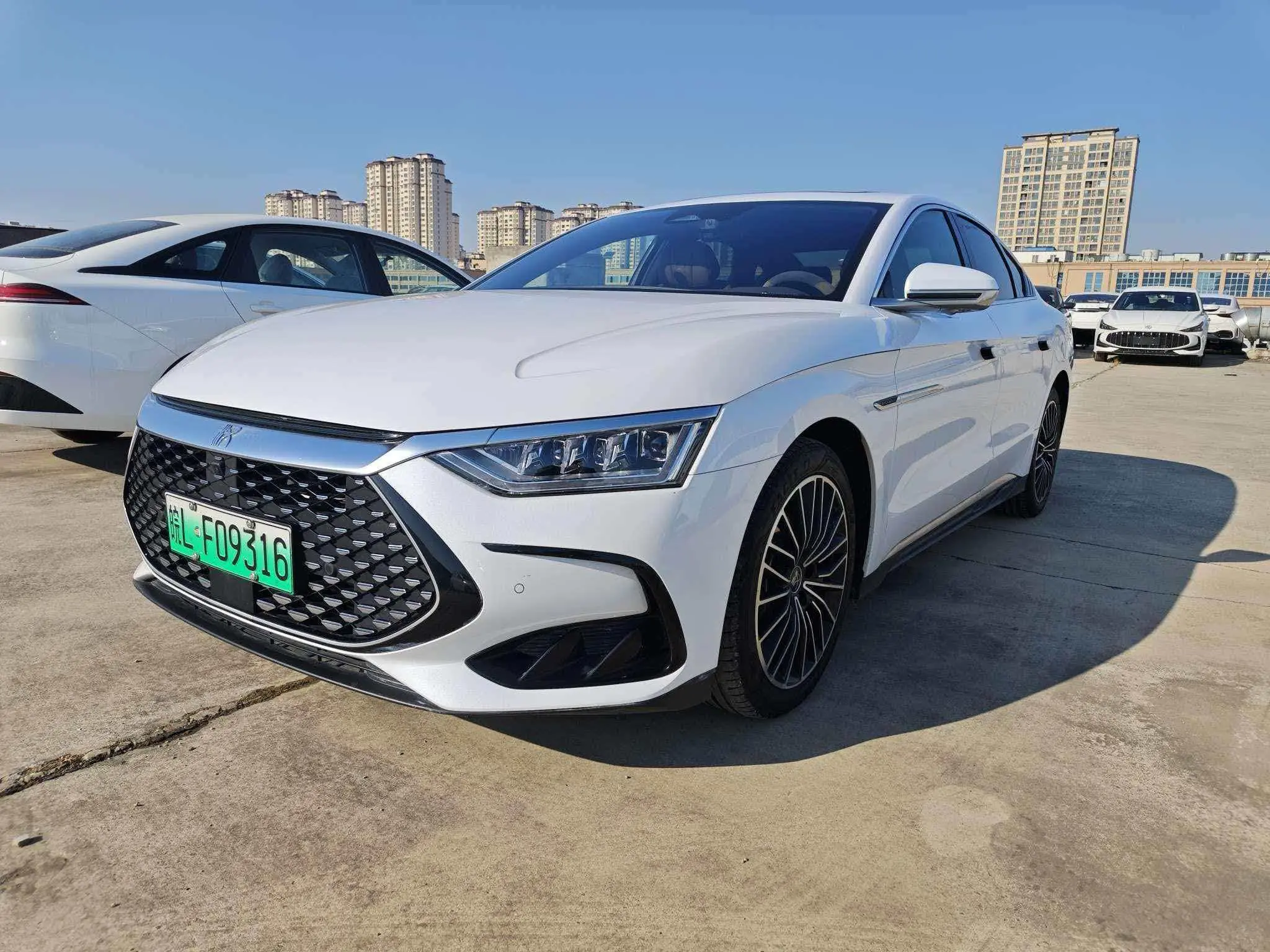 BYD HAN DM  из Китая