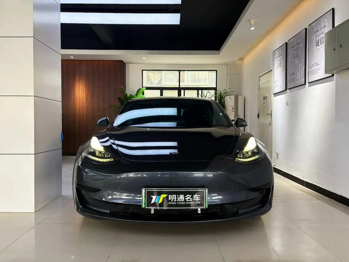 Tesla Model 3  из Китая