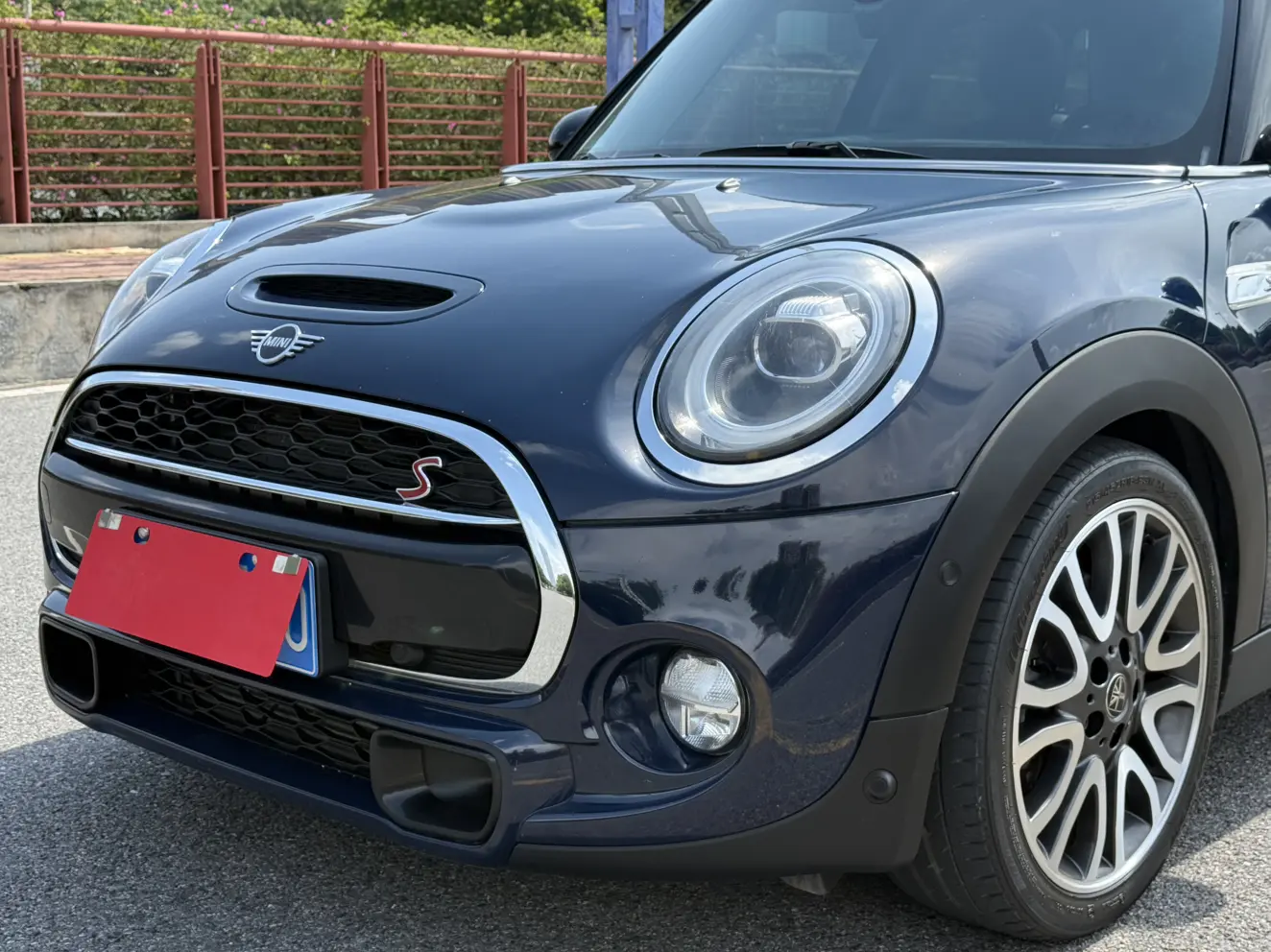 MINI 