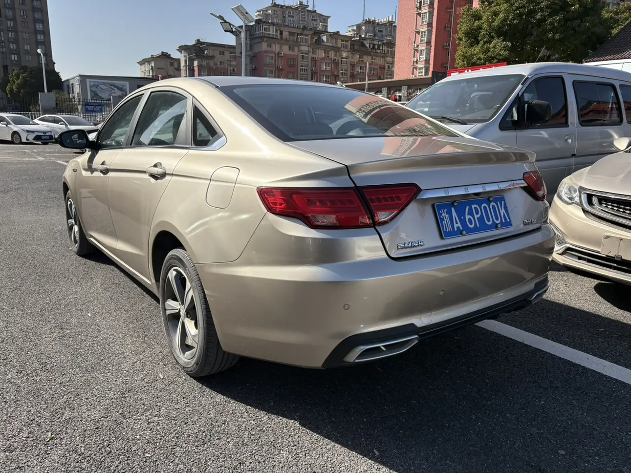 Geely Emgrand GL  из Китая