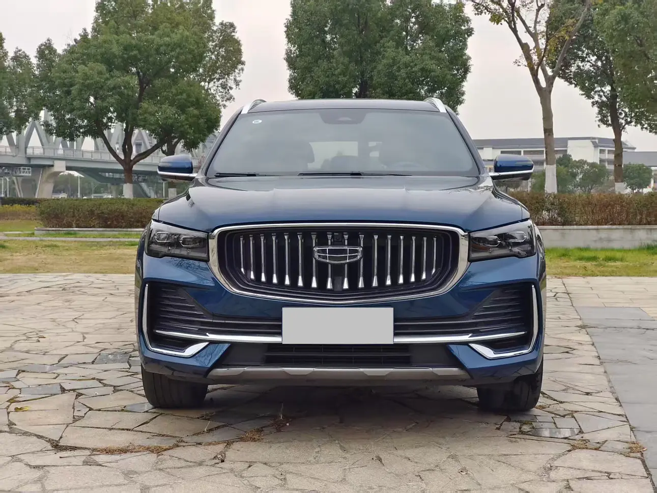 Geely Monjaro (Xingyue L)  из Китая