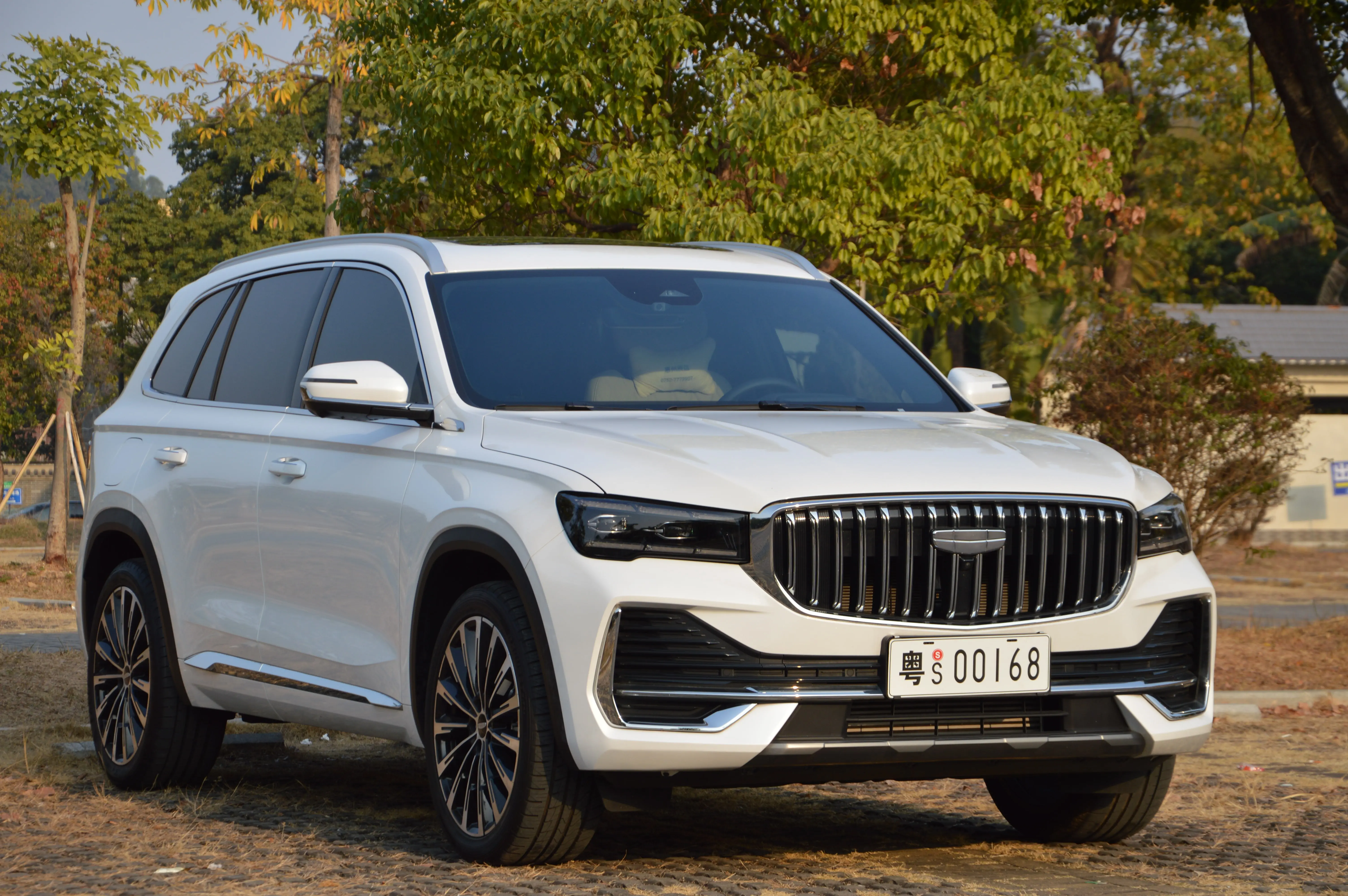 Geely Monjaro (Xingyue L)  из Китая