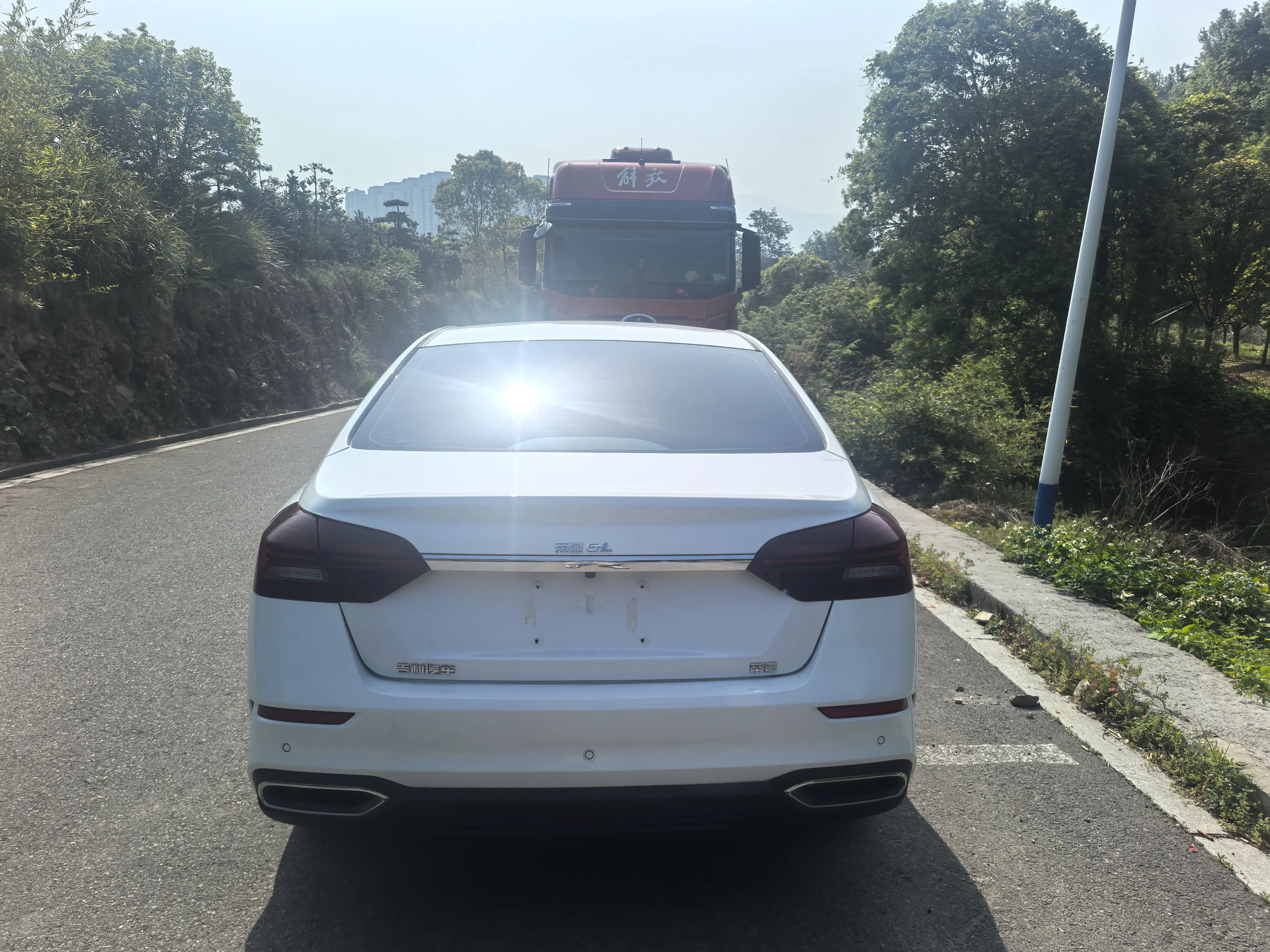 Geely Emgrand  из Китая