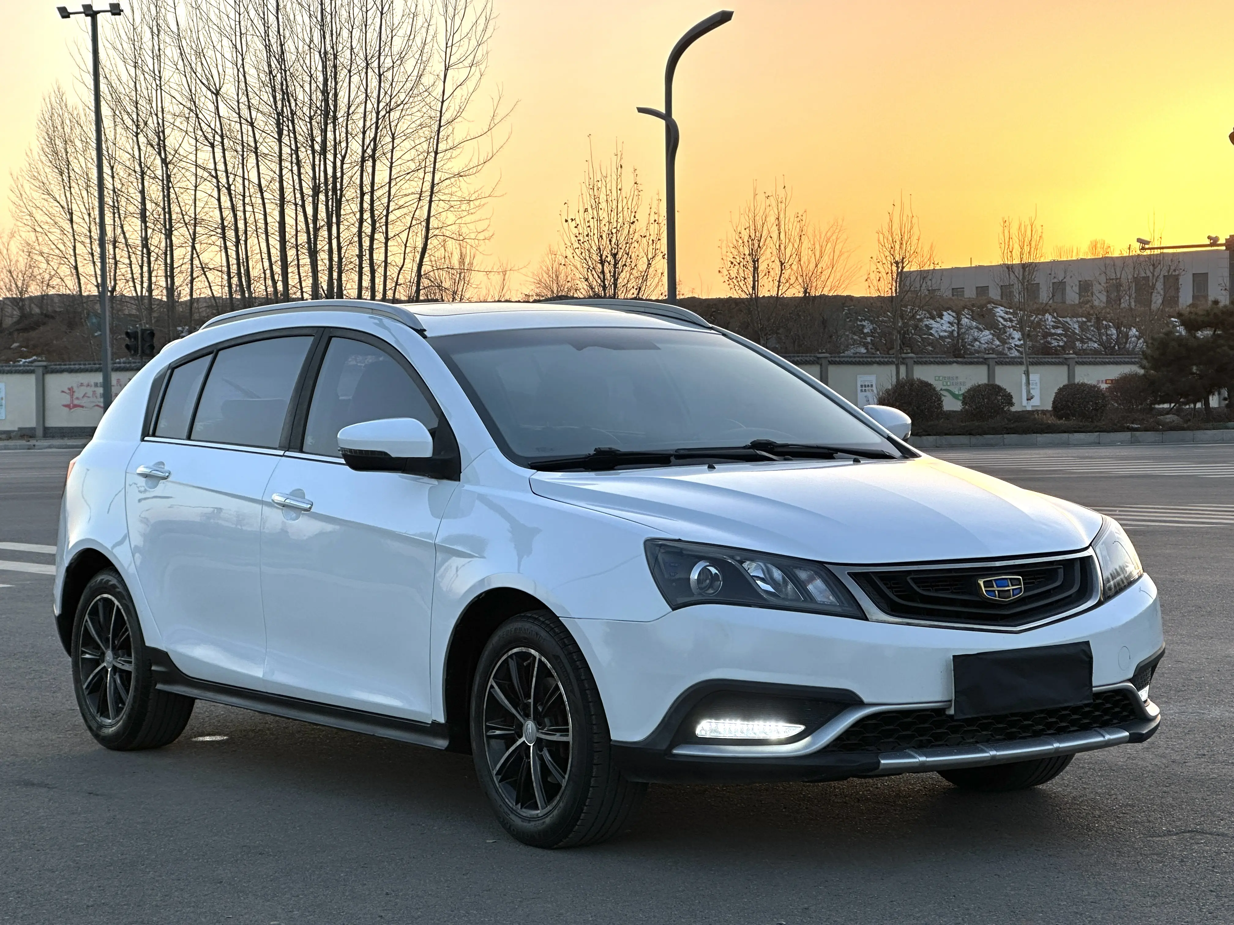 Geely Emgrand  из Китая