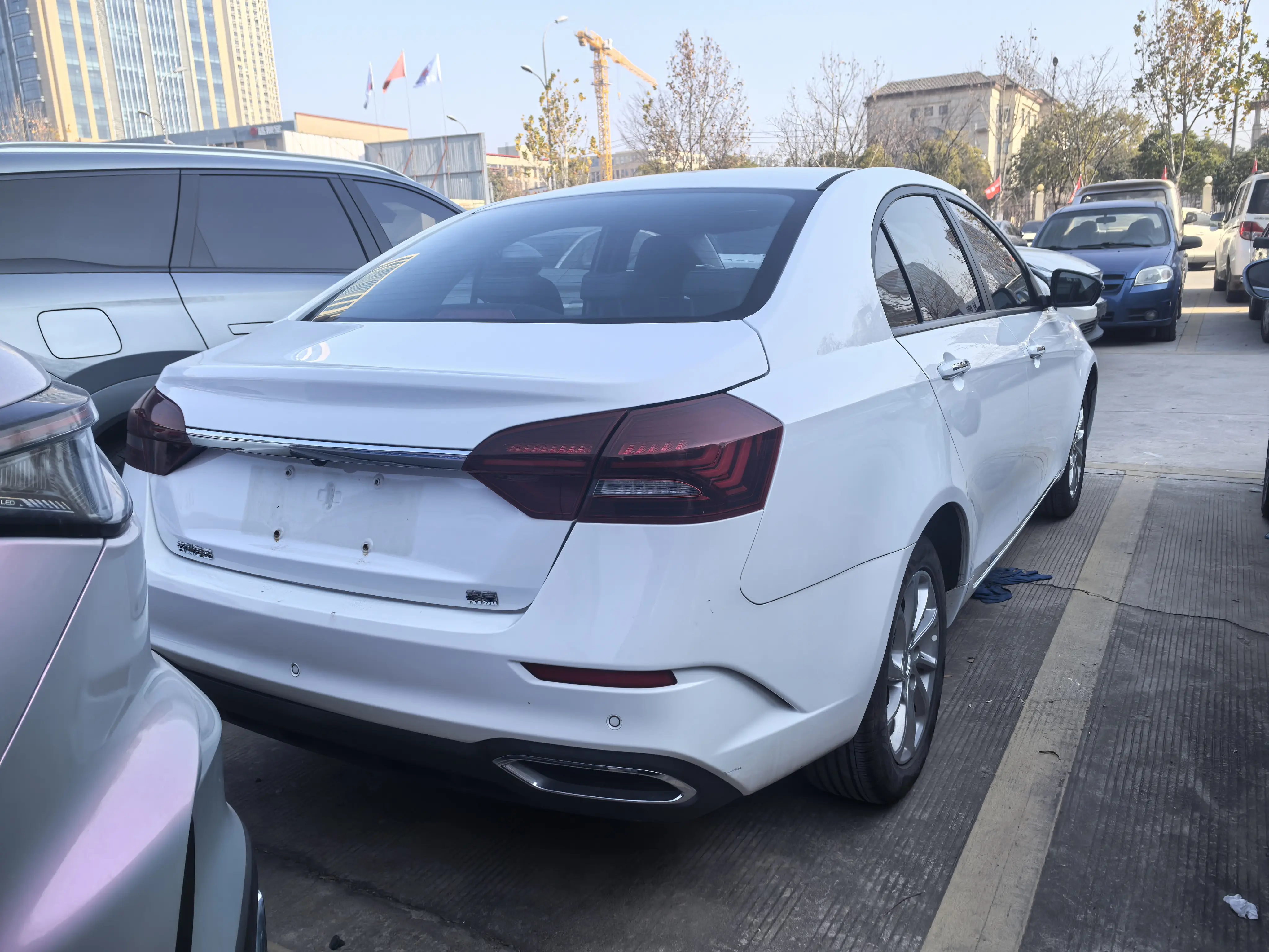 Geely Emgrand  из Китая