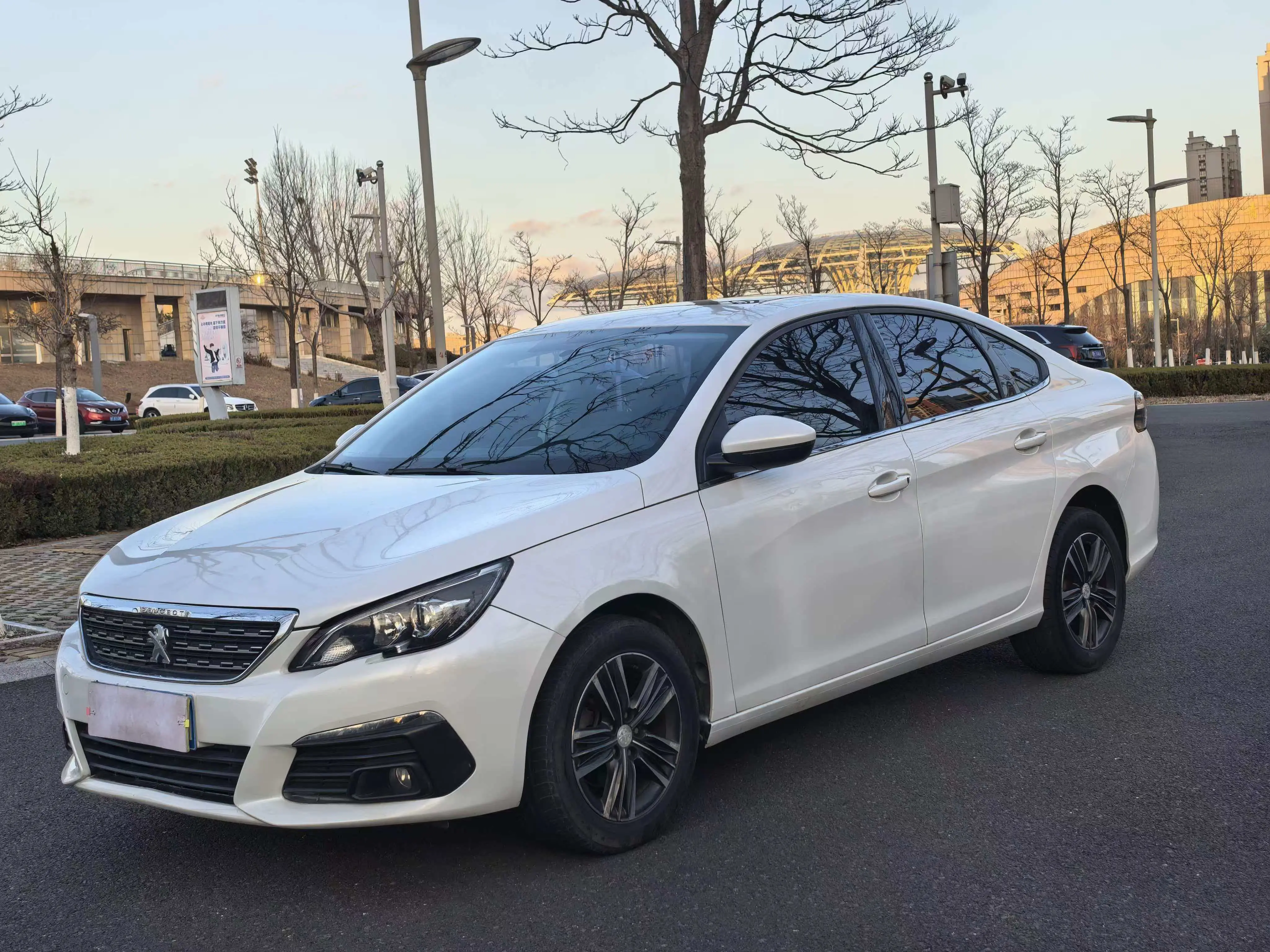 Peugeot 308  из Китая