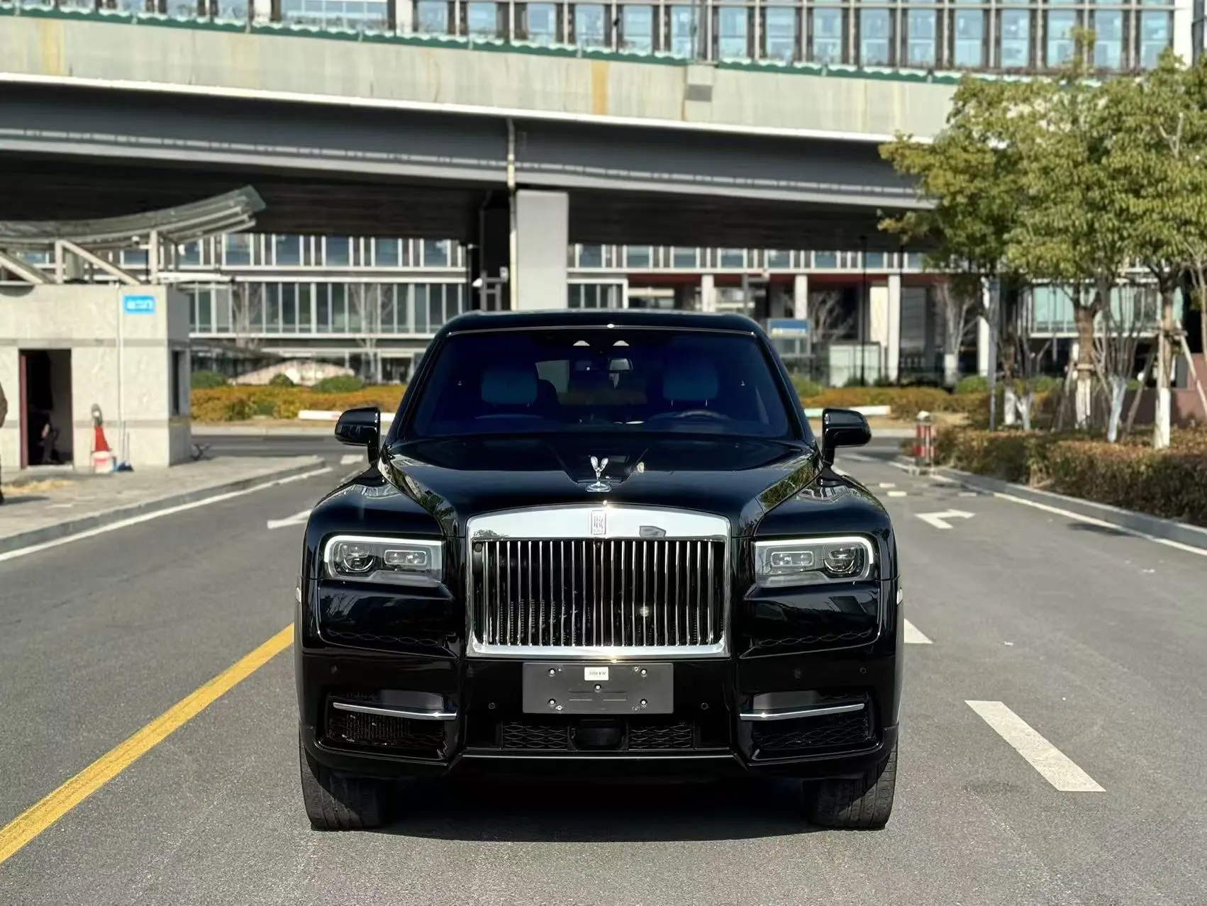Rolls Royce Cullinan  из Китая