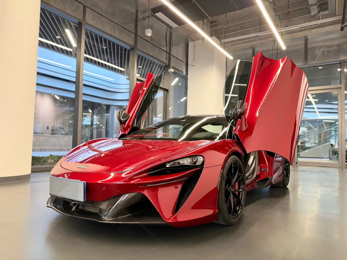 McLaren Artura  из Китая