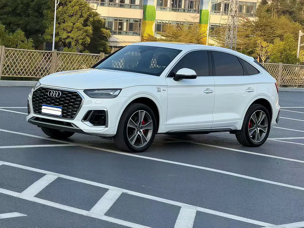 Audi Q5L Sportback  из Китая