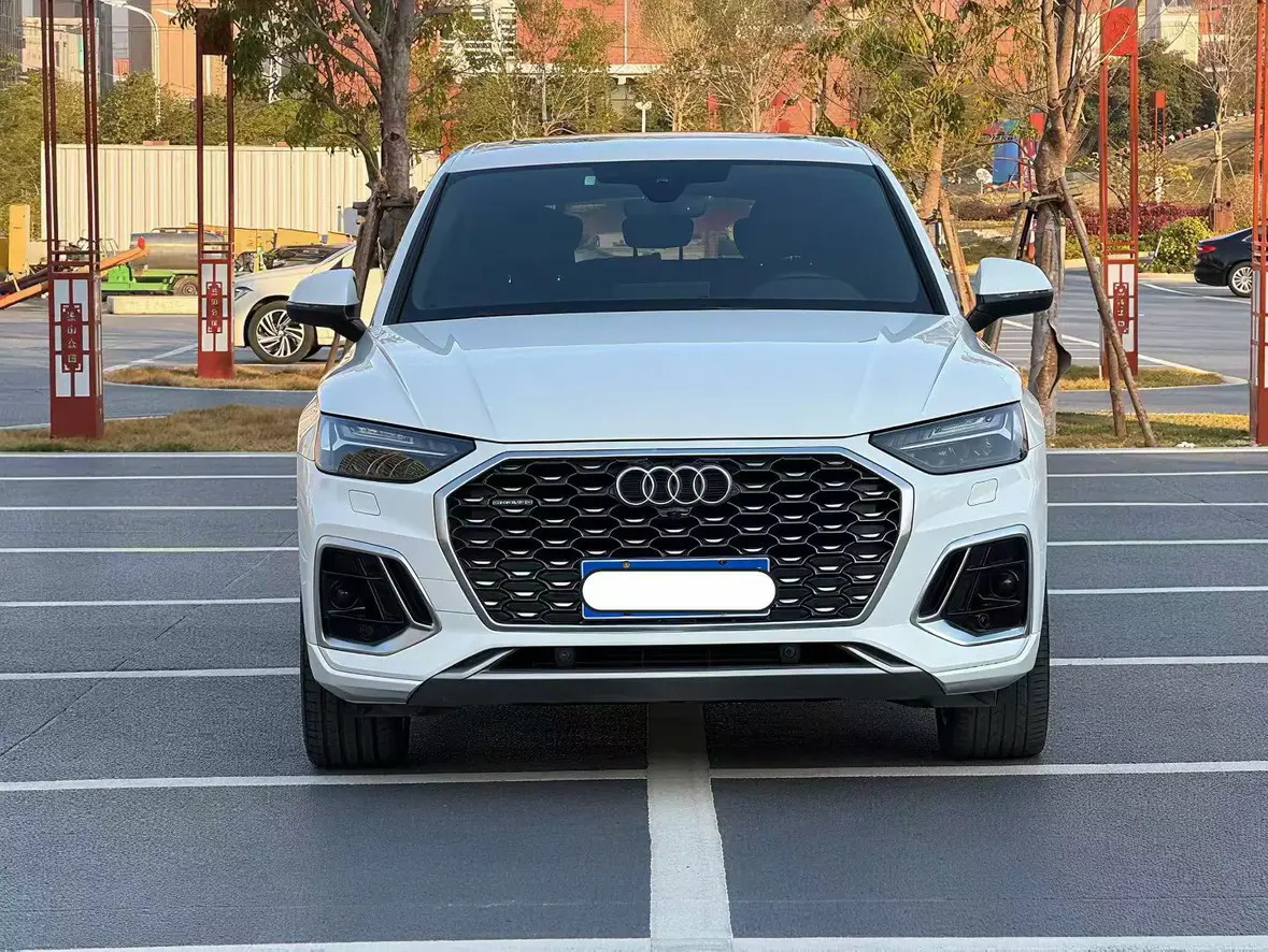 Audi Q5L Sportback  из Китая