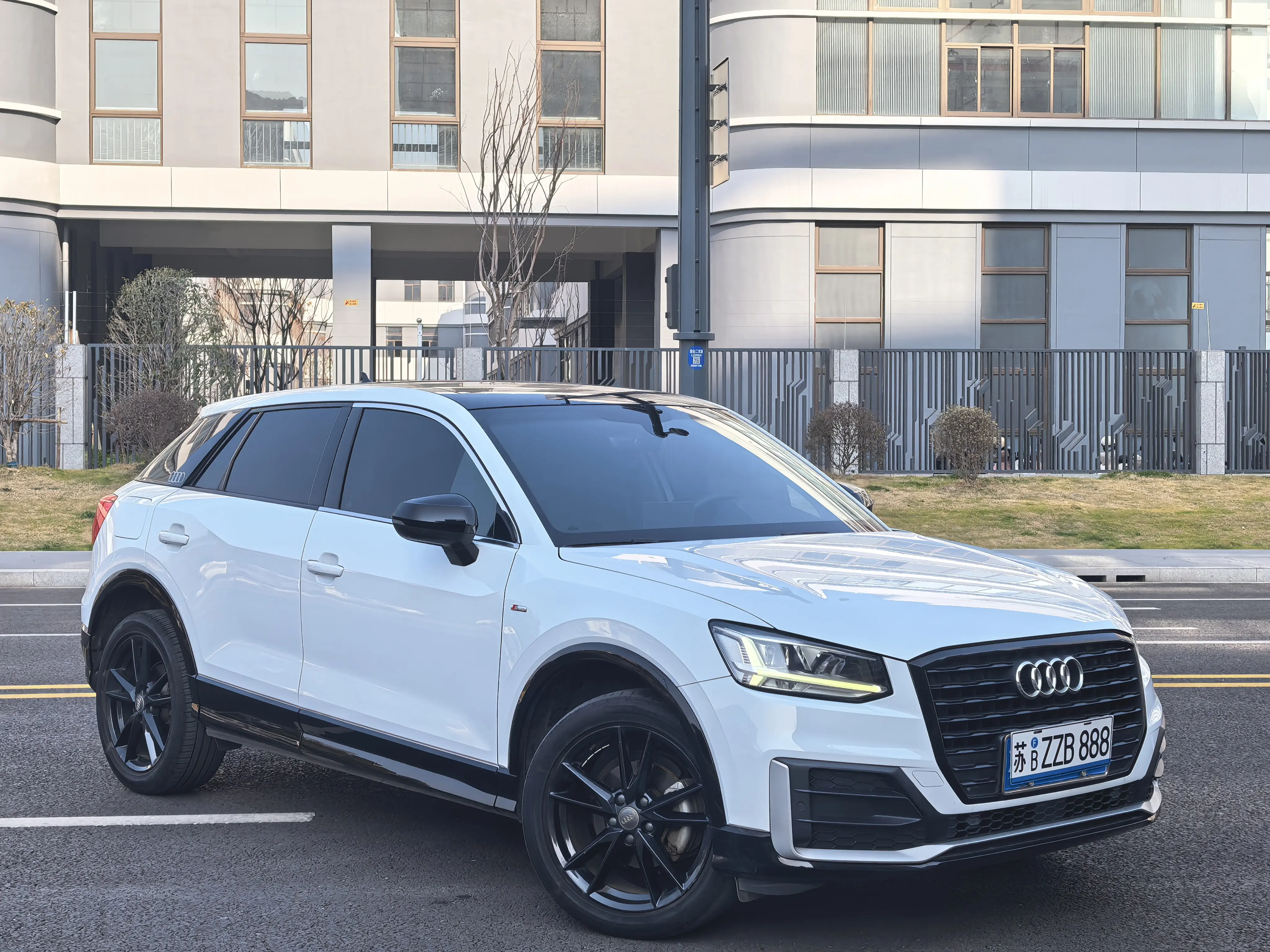 Audi Q2L  из Китая
